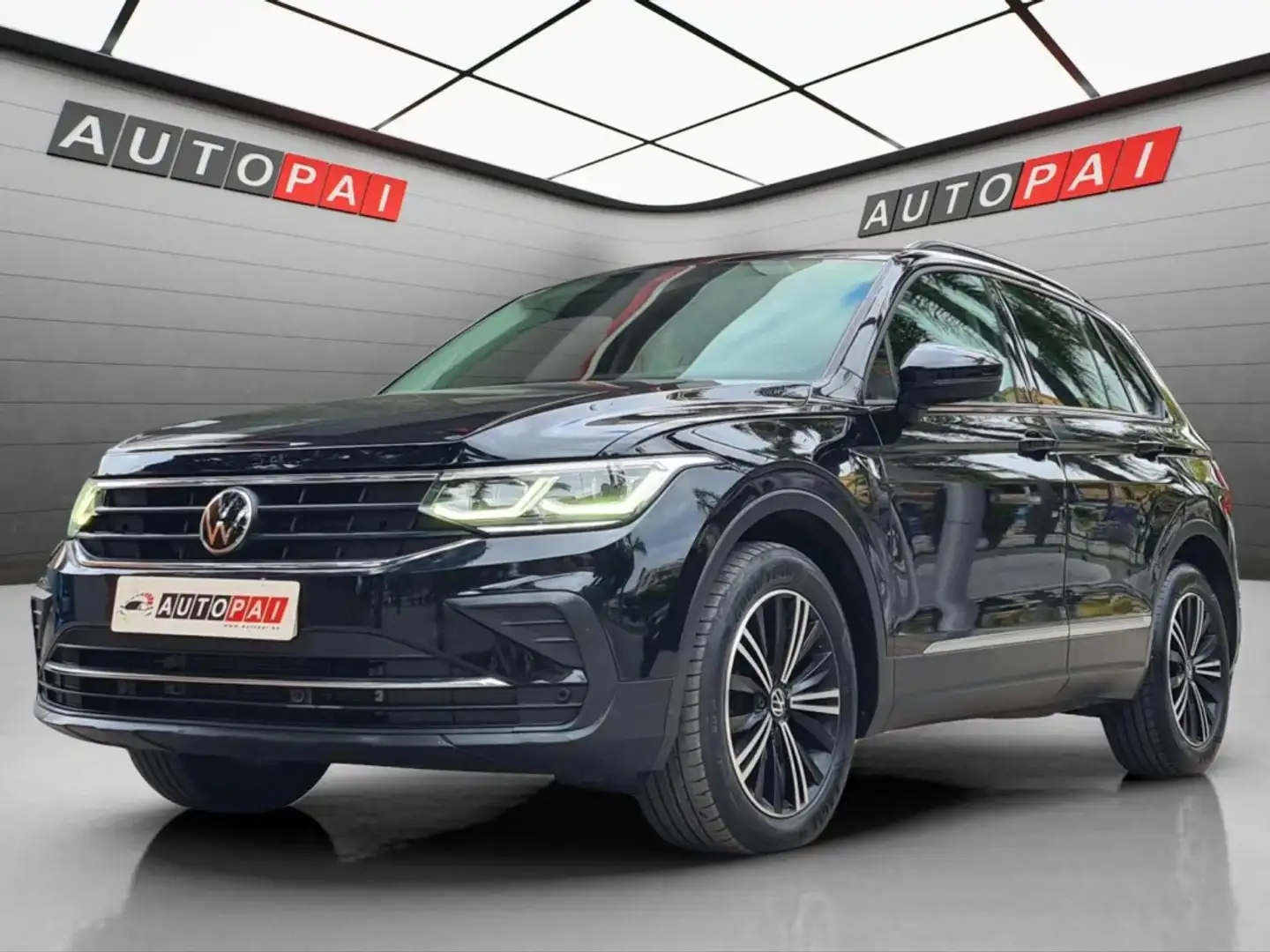 Volkswagen Tiguan 2.0TDI Urban Sport DSG 110kW Negro - 1