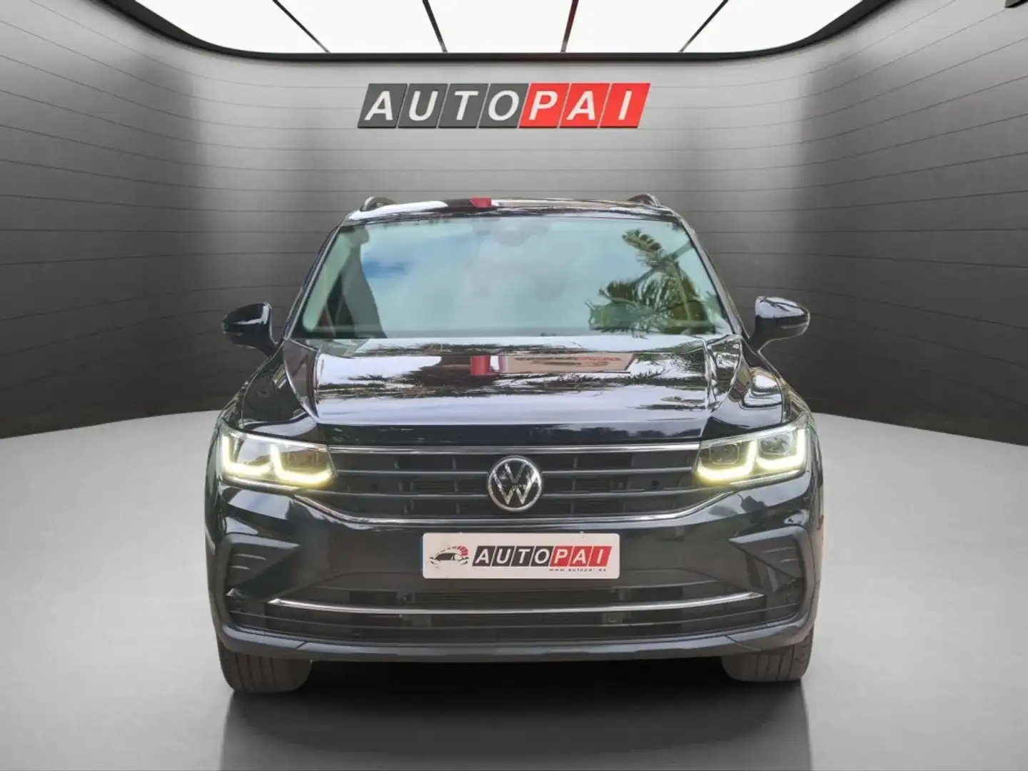 Volkswagen Tiguan 2.0TDI Urban Sport DSG 110kW Negro - 2
