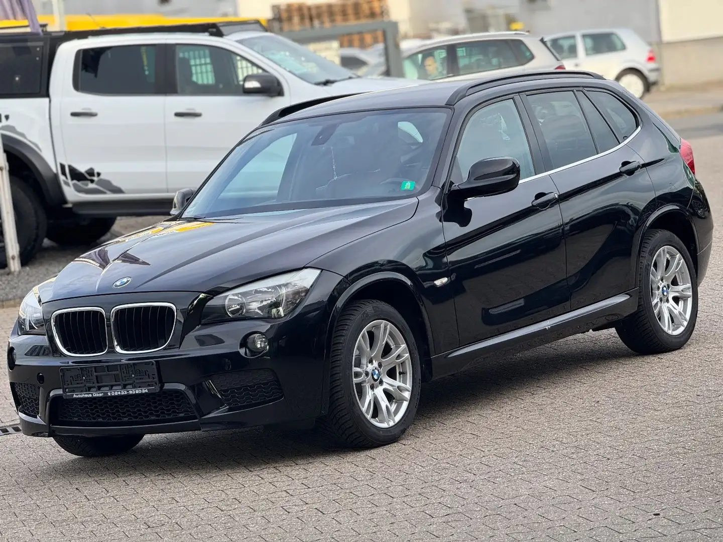 BMW X1 18 d sDrive M Sport Schwarz - 1