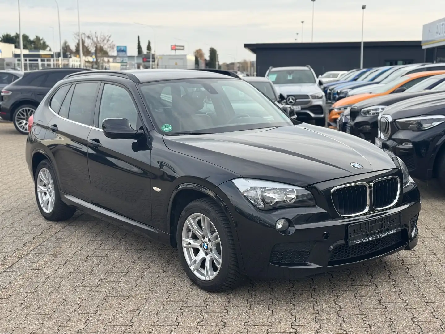 BMW X1 18 d sDrive M Sport Schwarz - 2