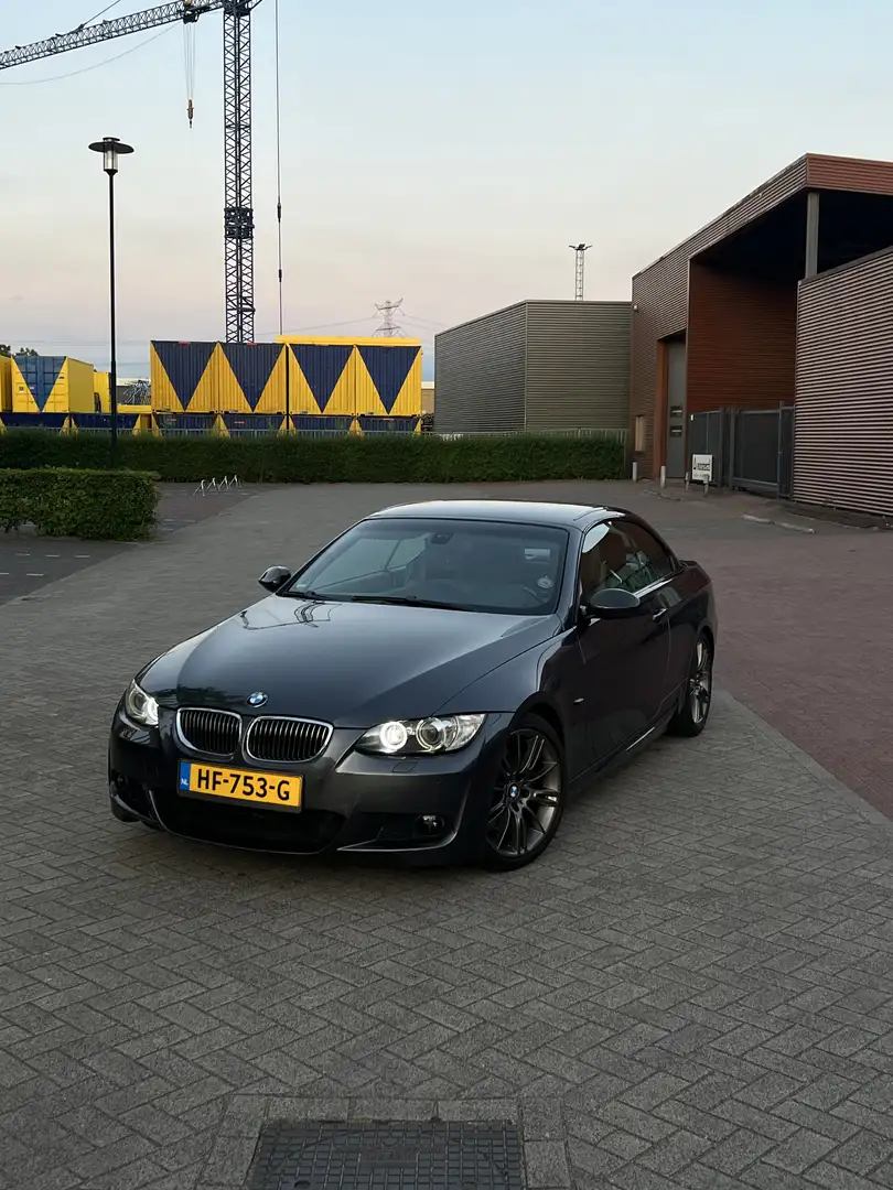BMW 330 bmw 325i 3.0 cabrio grijs M sport dealerond handba Grijs - 1
