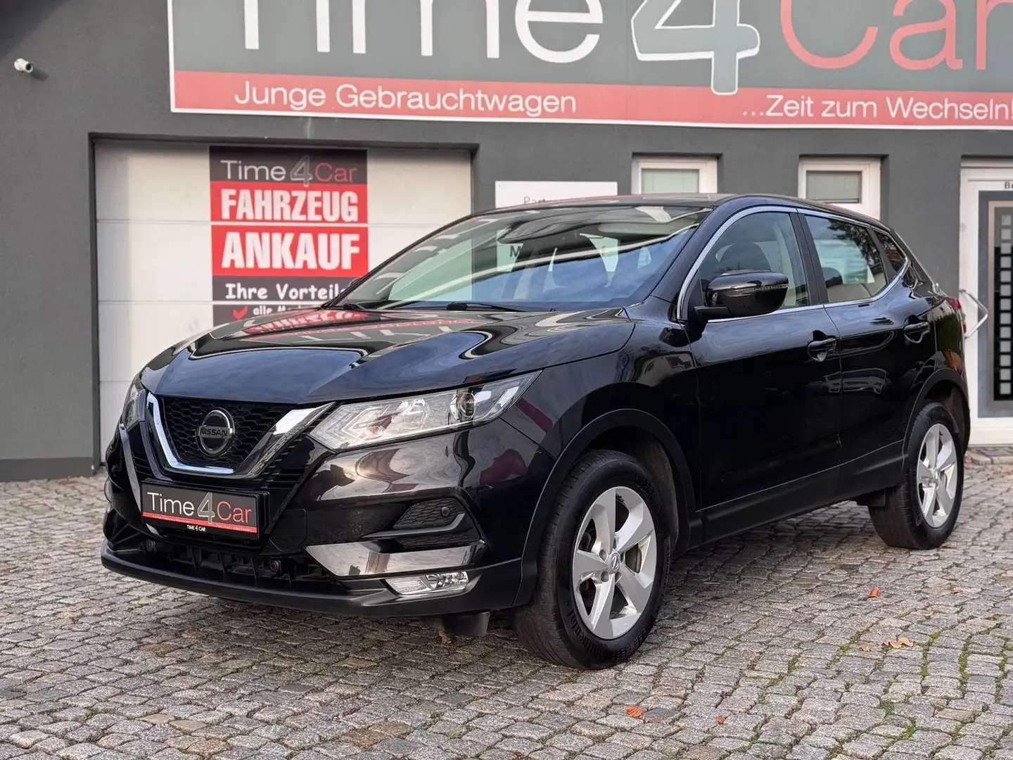 Nissan Qashqai 1.3 SHZ RKamera CarPlay Navi LED Schwarz - 2