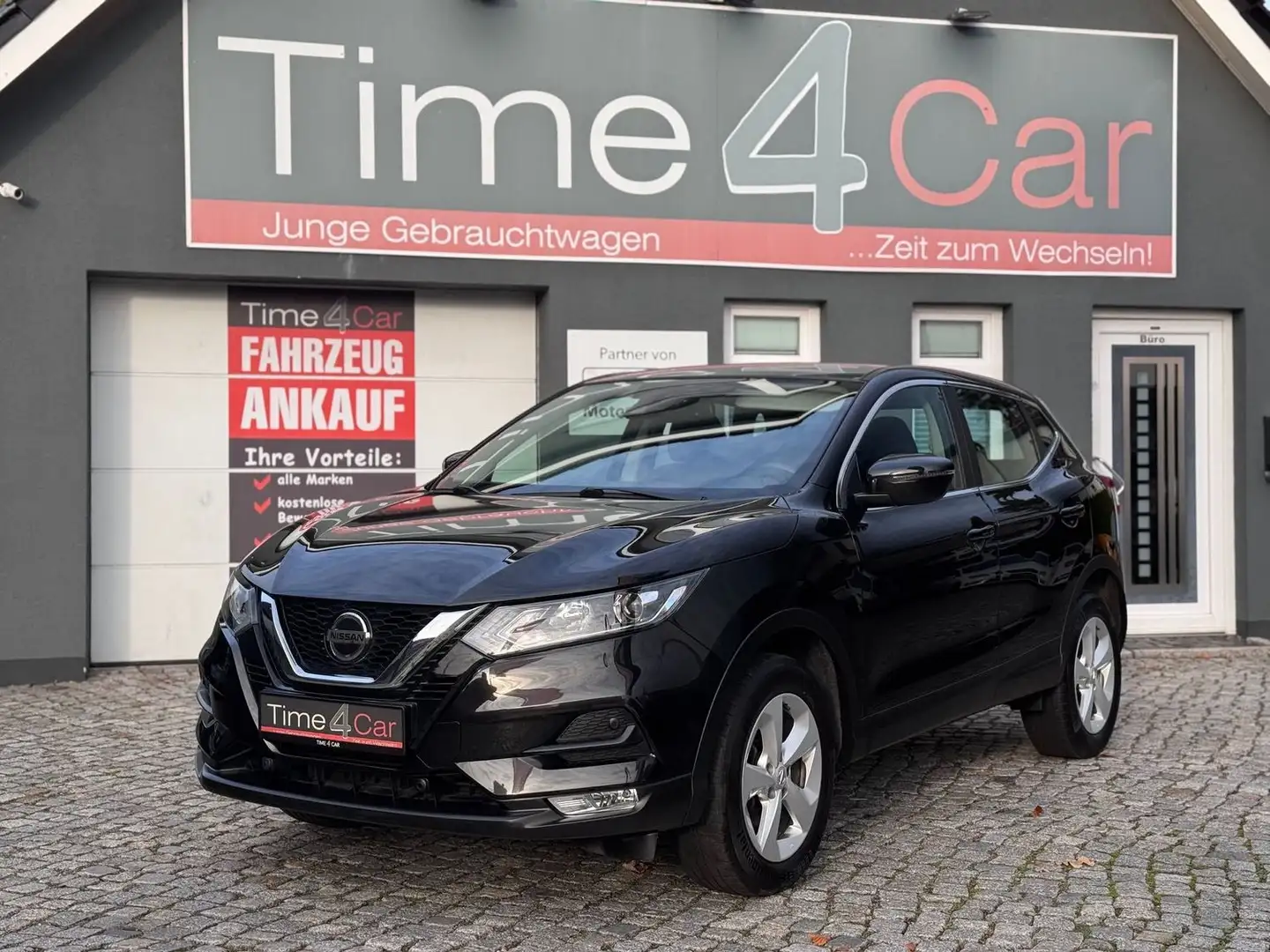Nissan Qashqai 1.3 SHZ RKamera CarPlay Navi LED Schwarz - 1