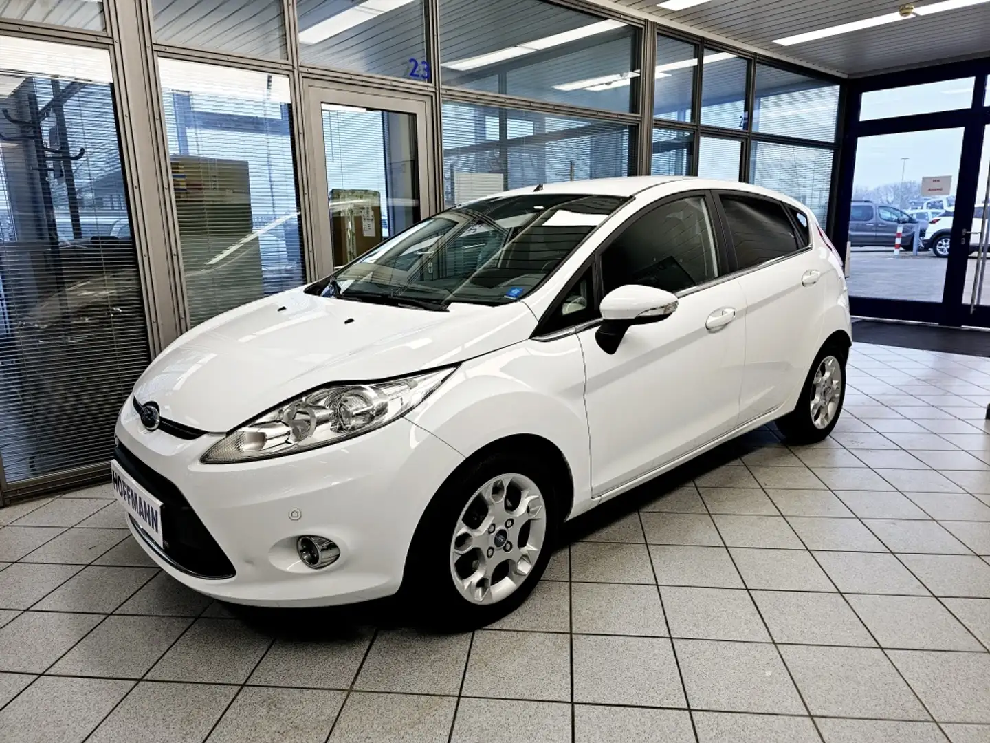 Ford Fiesta Titanium PDC, Sitzheizung, Klima, 2. Hand Wit - 2