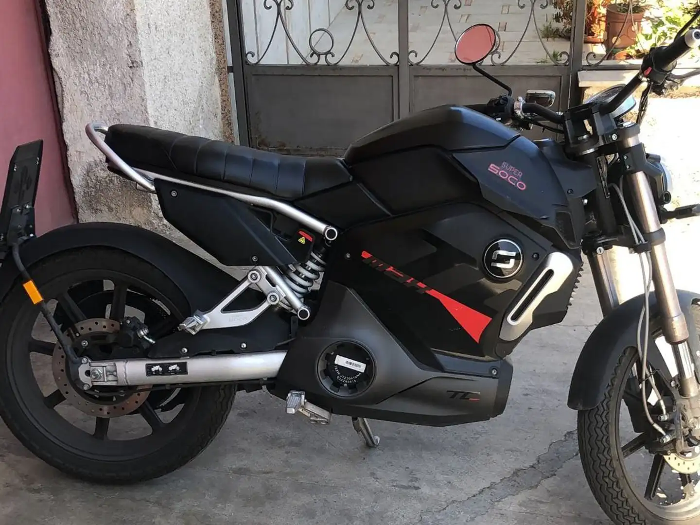 Super Soco TCMax Černá - 2