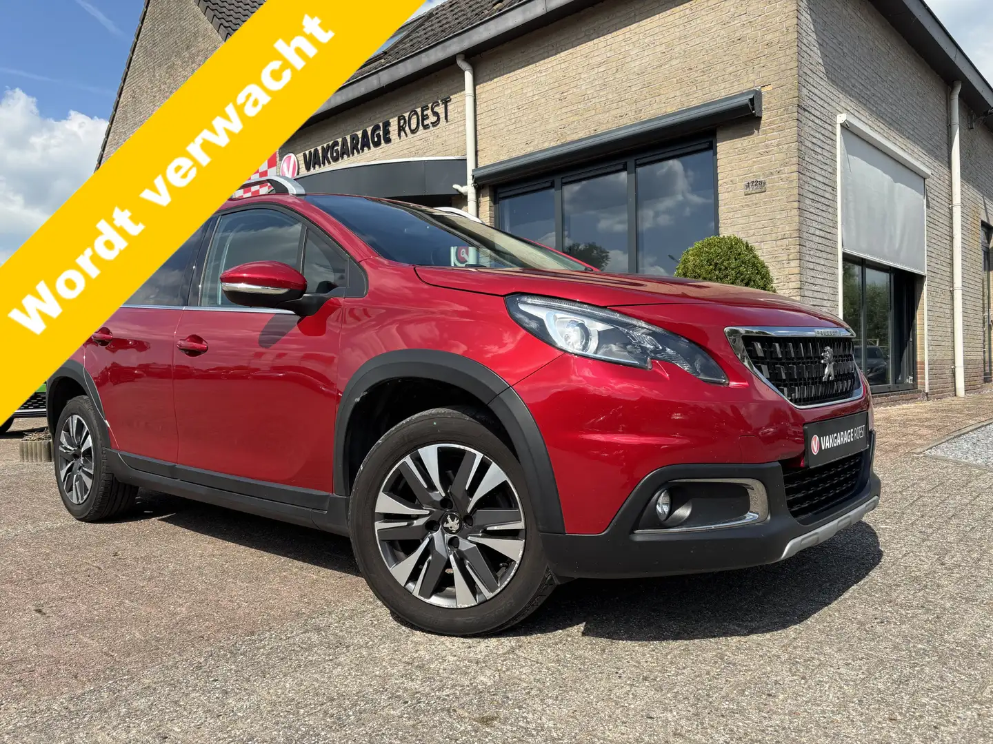 Peugeot 2008 1.2 Turbo Allure Trekhaak / Carplay / Camera Rouge - 1