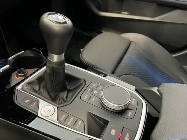 BMW 1 Series view 9
