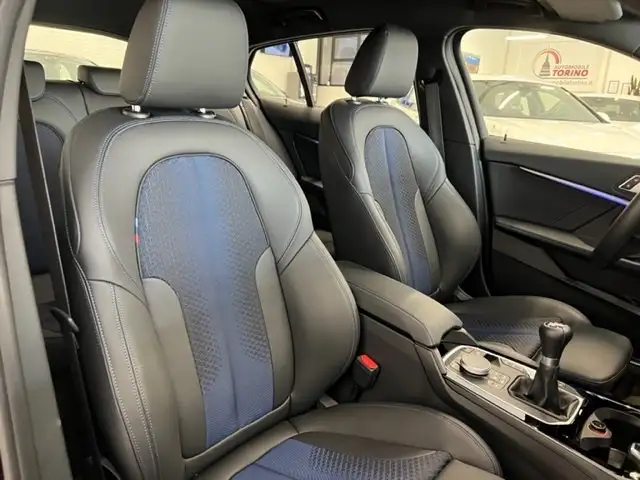 BMW 1 Series view 10