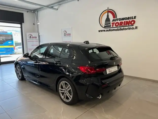 BMW 1 Series view 6