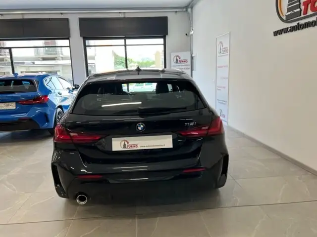 BMW 1 Series view 5