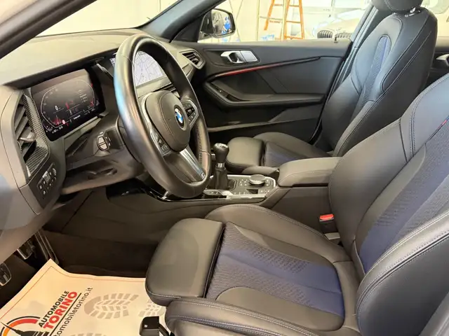 BMW 1 Series view 13