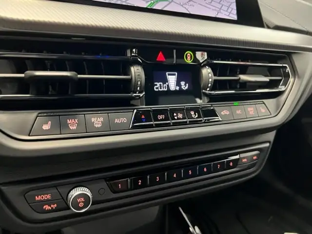 BMW 1 Series view 8