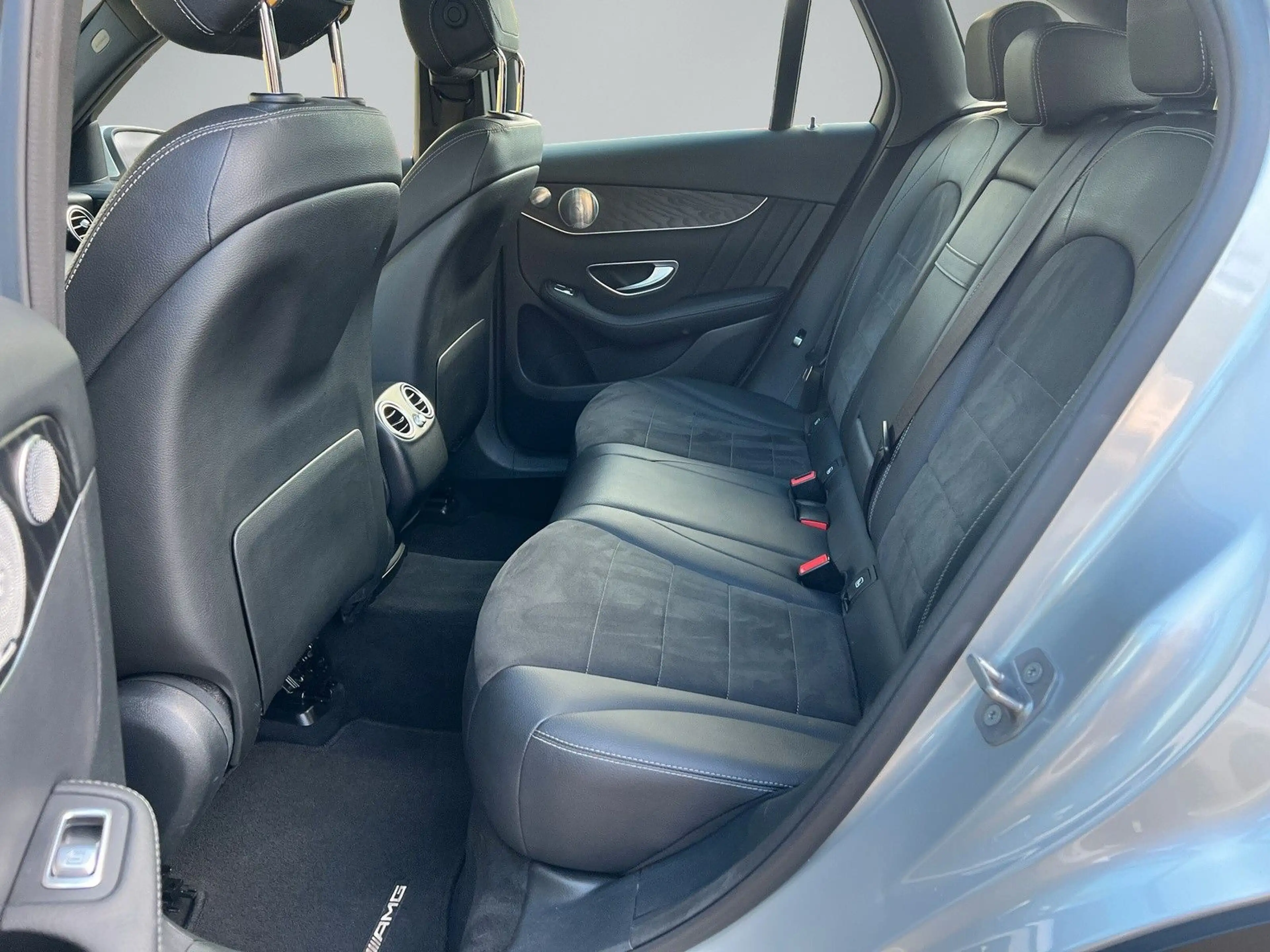 Mercedes-Benz GLC 250 GLC250 4Mat. AMG/BURM./DISTR./R-KAM/AHK/PANO/LED — photo 13