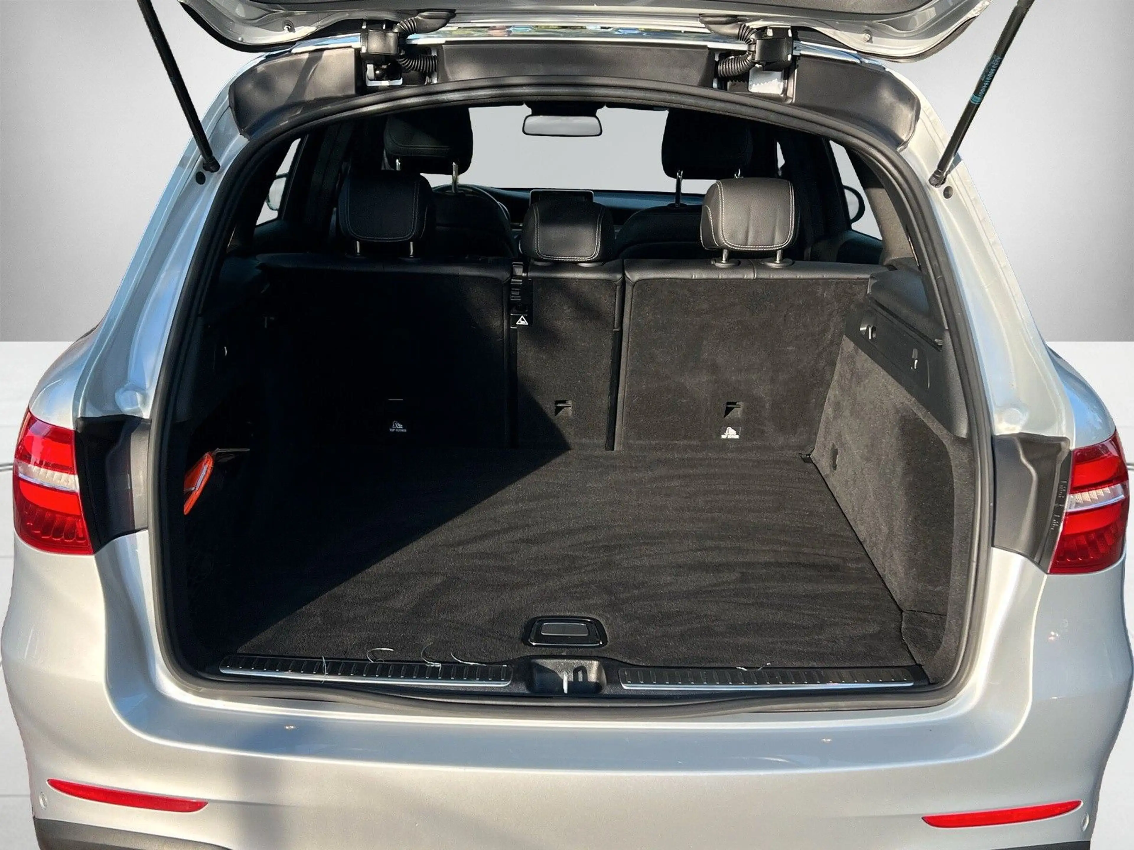 Mercedes-Benz GLC 250 GLC250 4Mat. AMG/BURM./DISTR./R-KAM/AHK/PANO/LED — photo 9
