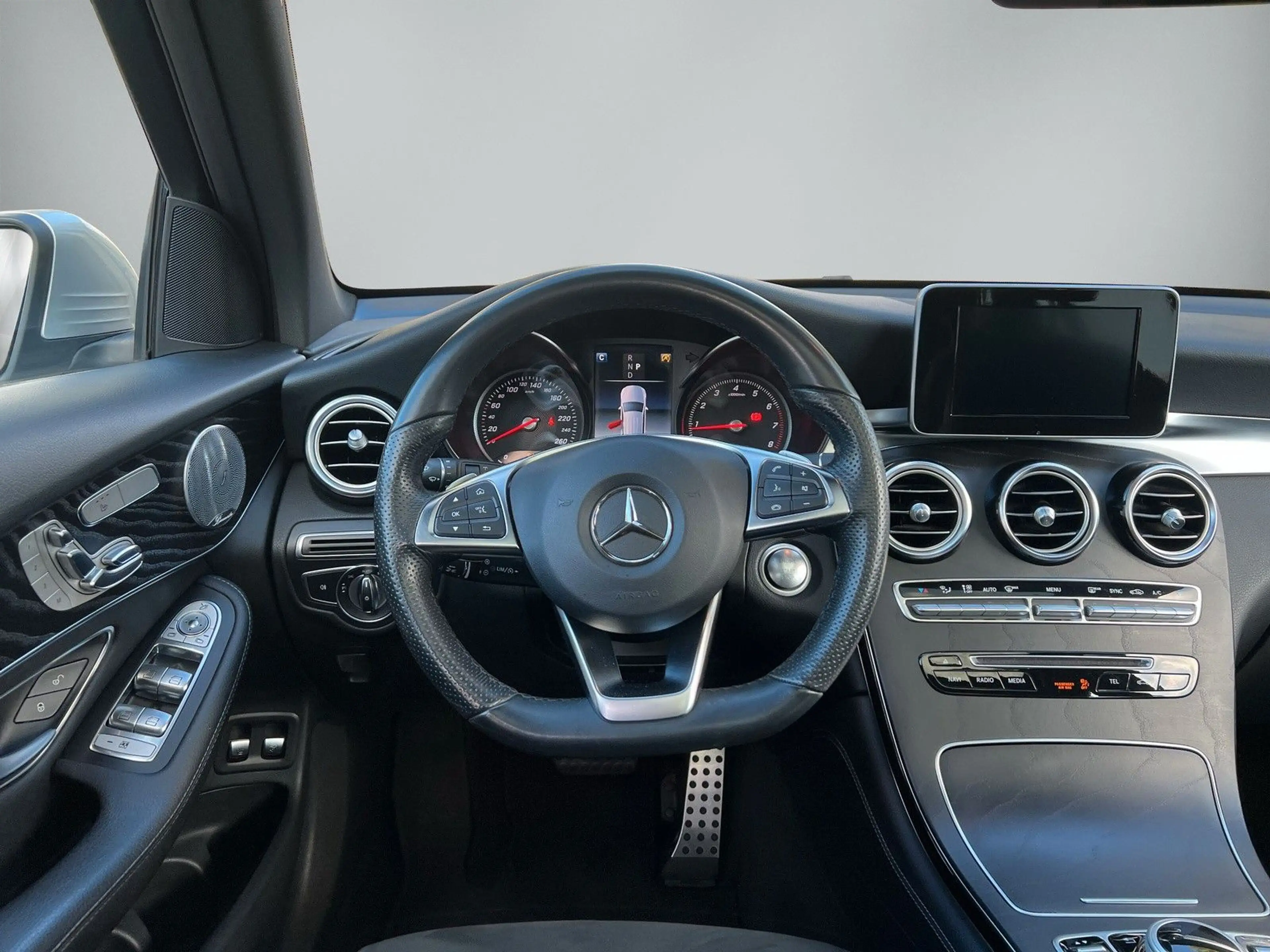 Mercedes-Benz GLC 250 GLC250 4Mat. AMG/BURM./DISTR./R-KAM/AHK/PANO/LED — photo 11
