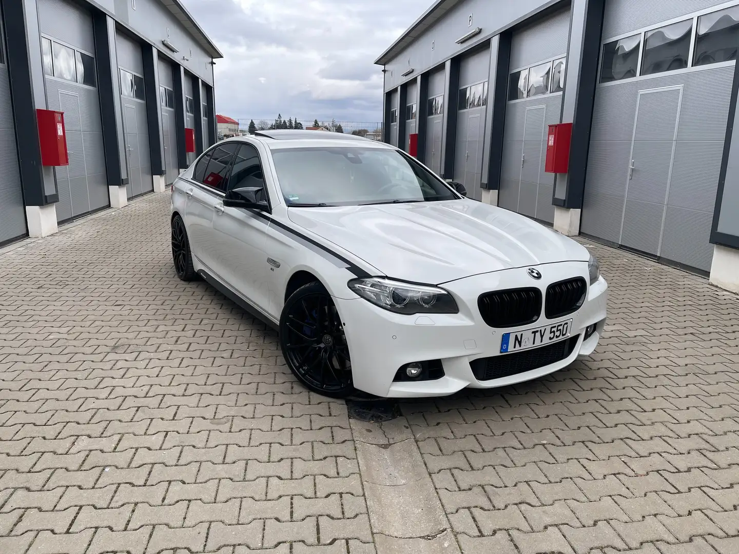 BMW 550 550i Aut. Blanc - 1