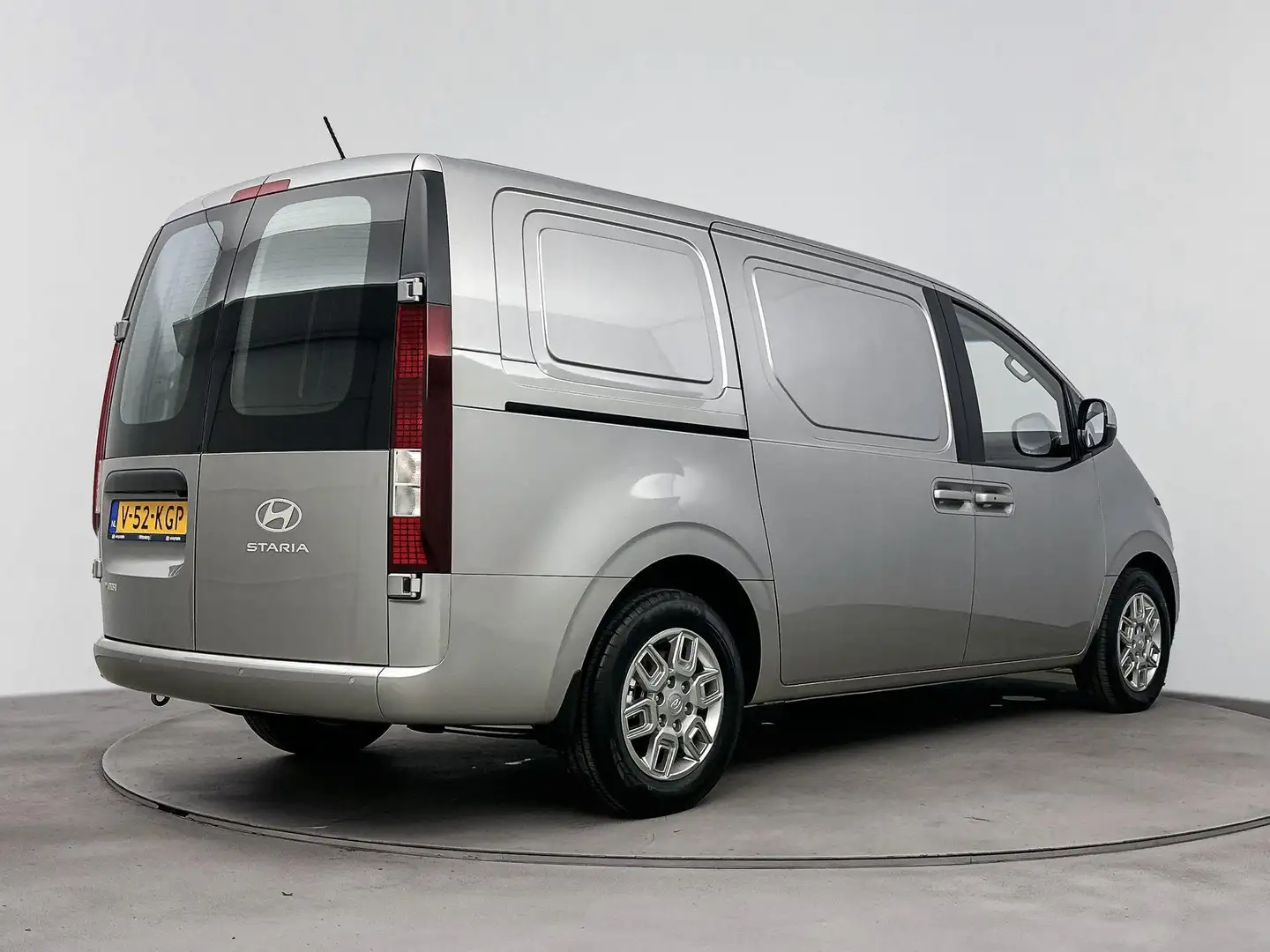 Hyundai STARIA 1.6 T-GDI HEV | 3-pers VAN | 225 pk Hybrid | Autom Argent - 2