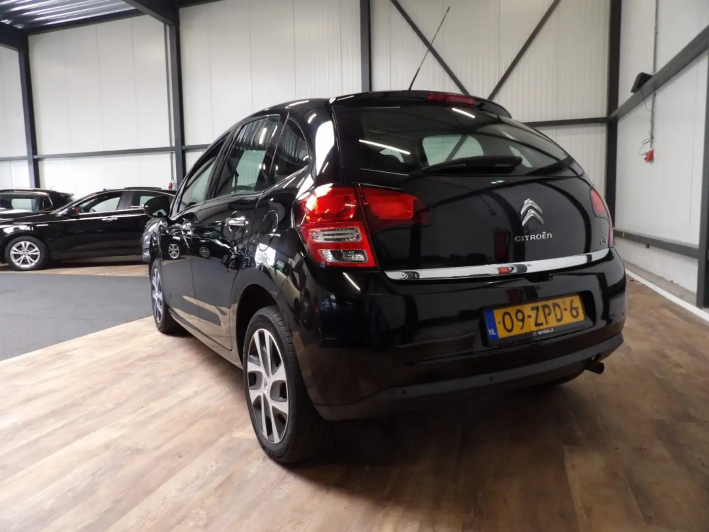 Citroen C3 1.2 5drs collection - airco - nette staat! Zwart - 2