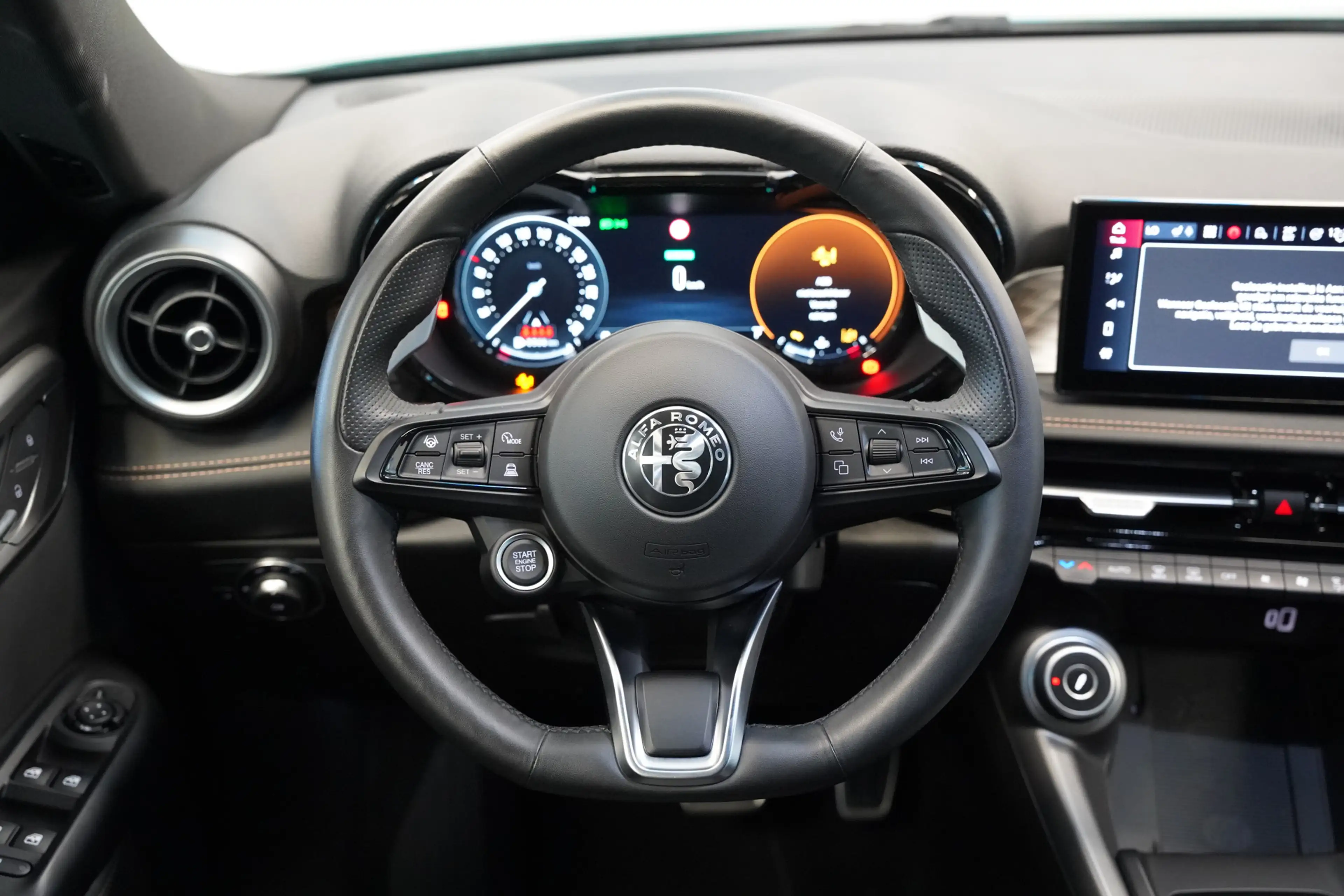 Alfa Romeo Tonale 1.5T Hybrid Sprint ACC PDC 360 Camera Leder NAP! — photo 7