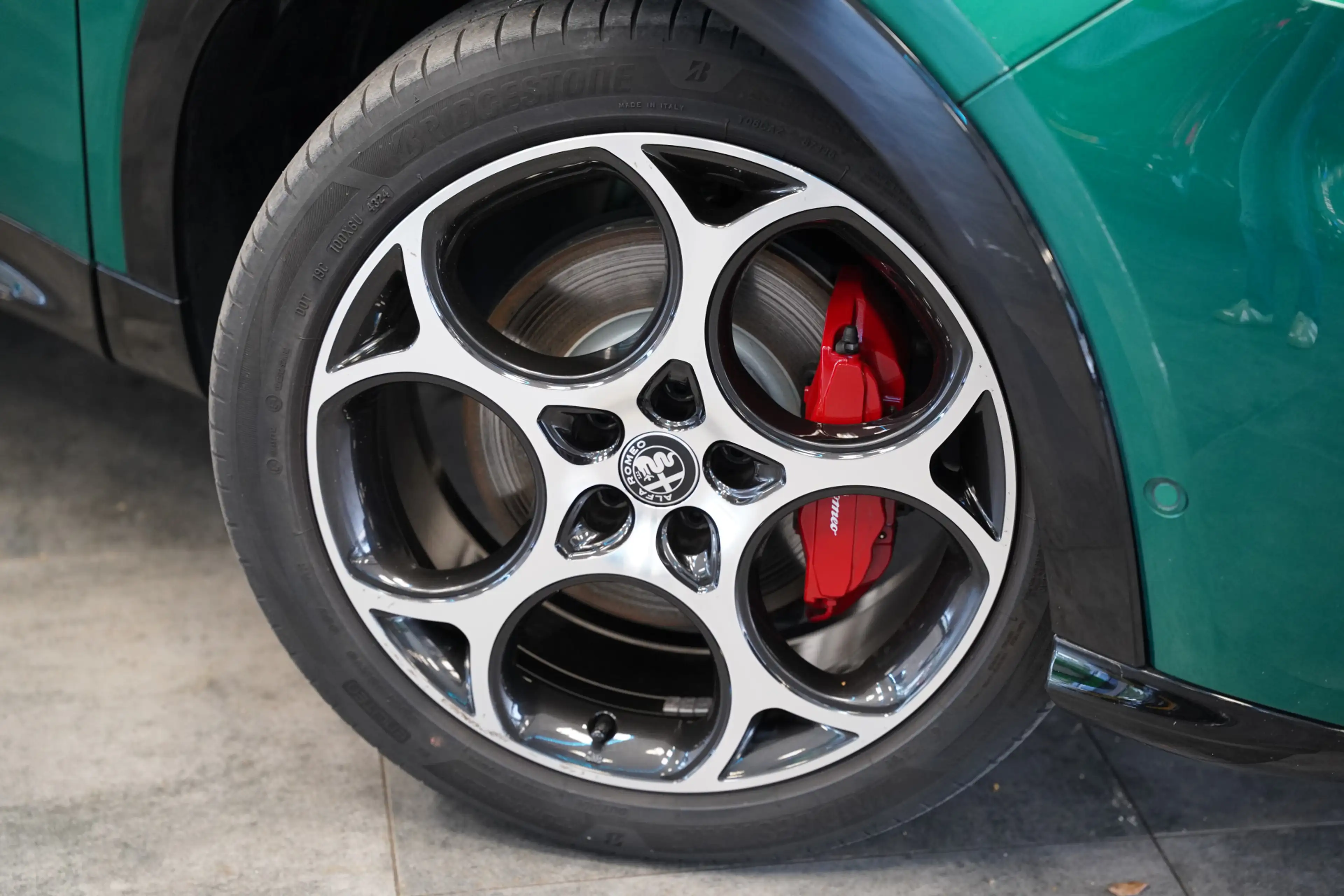 Alfa Romeo Tonale 1.5T Hybrid Sprint ACC PDC 360 Camera Leder NAP! — photo 4