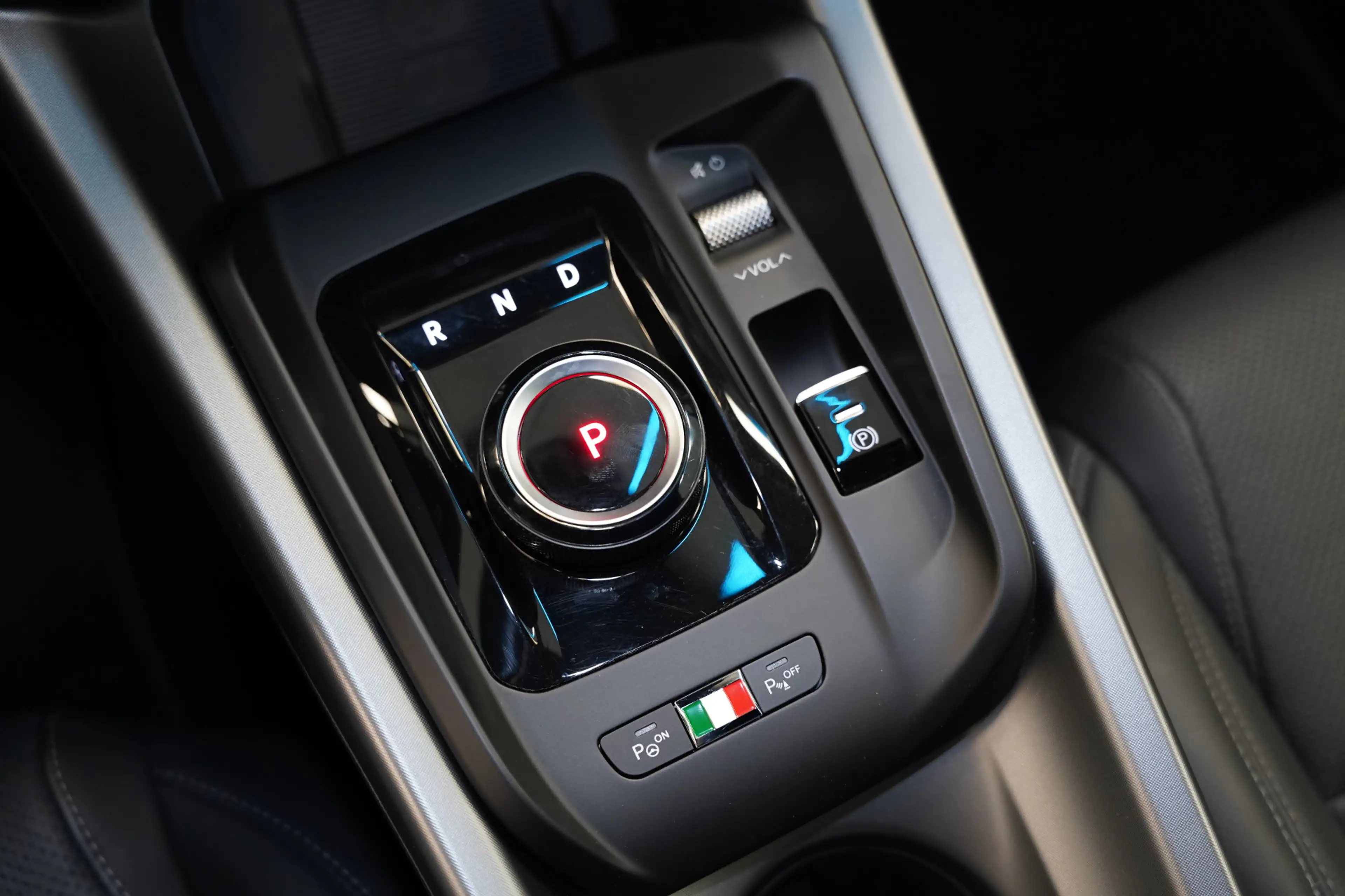 Alfa Romeo Tonale 1.5T Hybrid Sprint ACC PDC 360 Camera Leder NAP! — photo 13