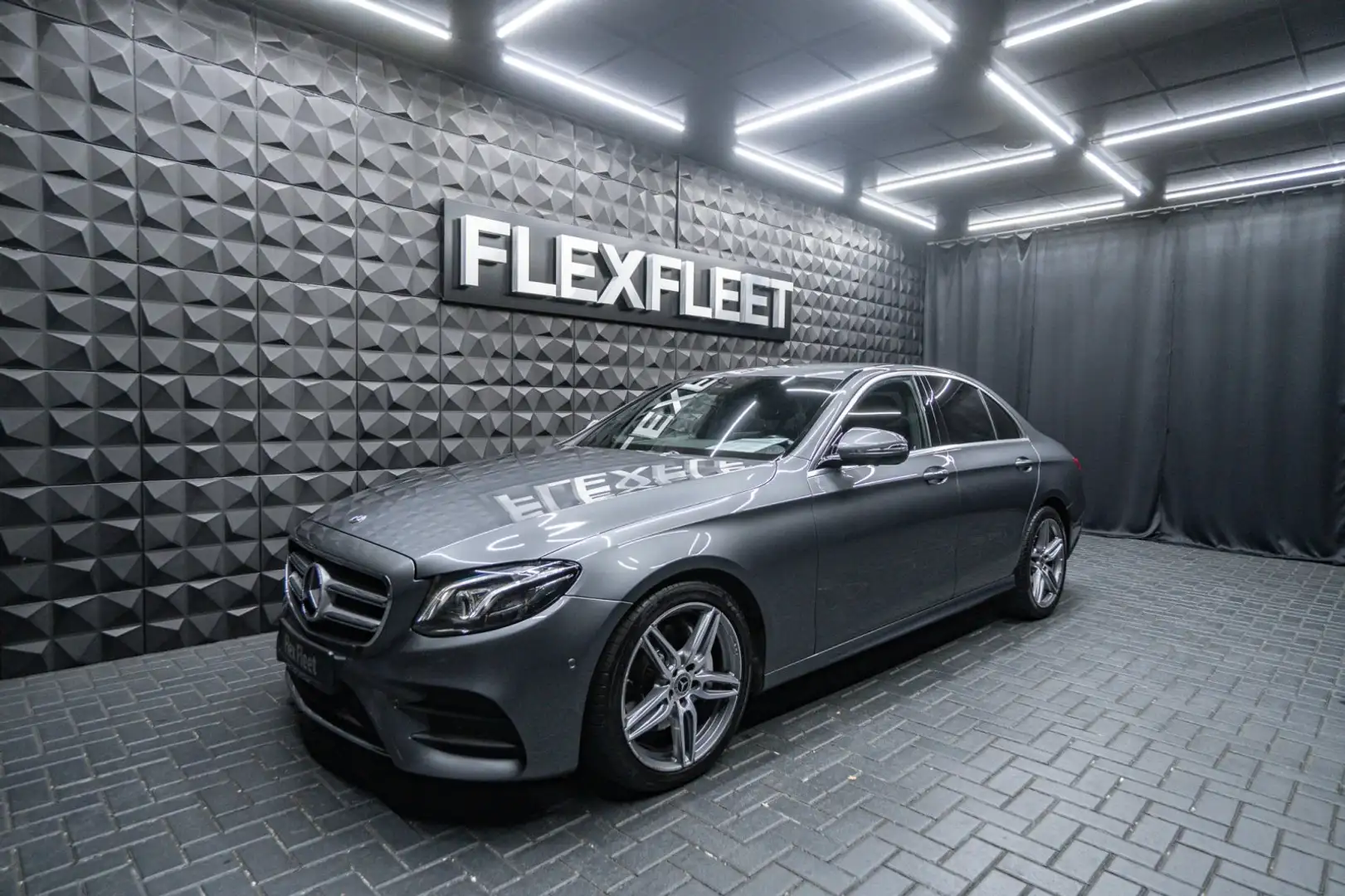 Mercedes-Benz E 220 d AMG/Widescreen/ 360c/LED/ Grau - 2