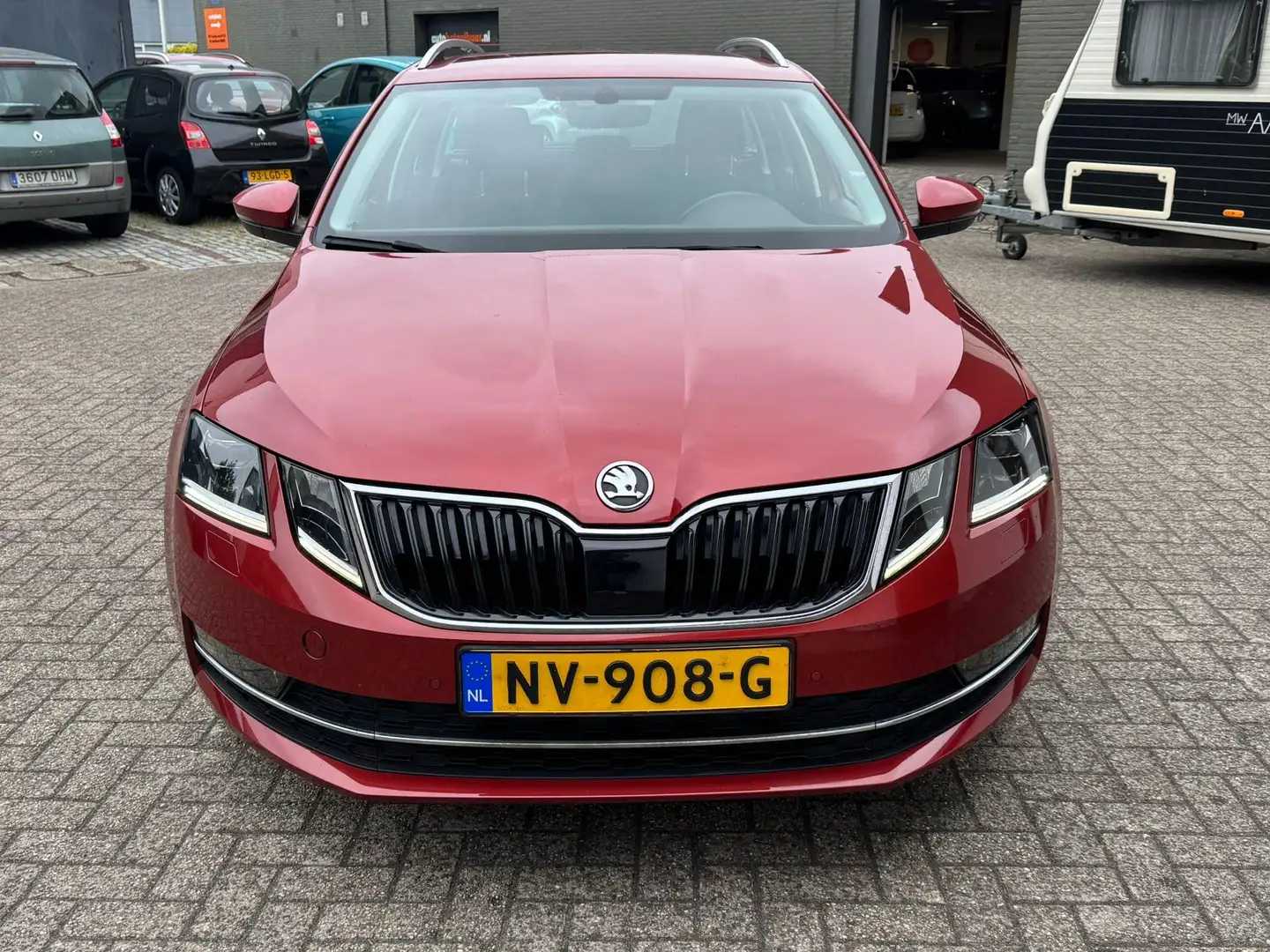 Skoda Octavia COMBI 1.6 TDI GREENTECH STYLE BUSINESS I EXPORTPRI Червоний - 2