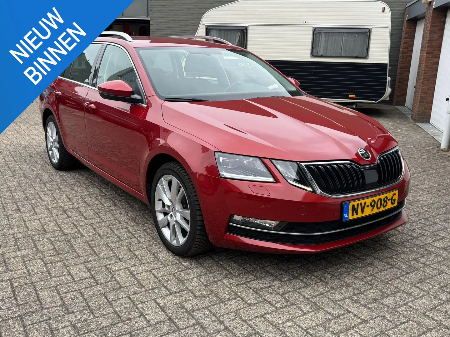 Skoda Octavia COMBI 1.6 TDI GREENTECH STYLE BUSINESS I EXPORTPRI Червоний - 1