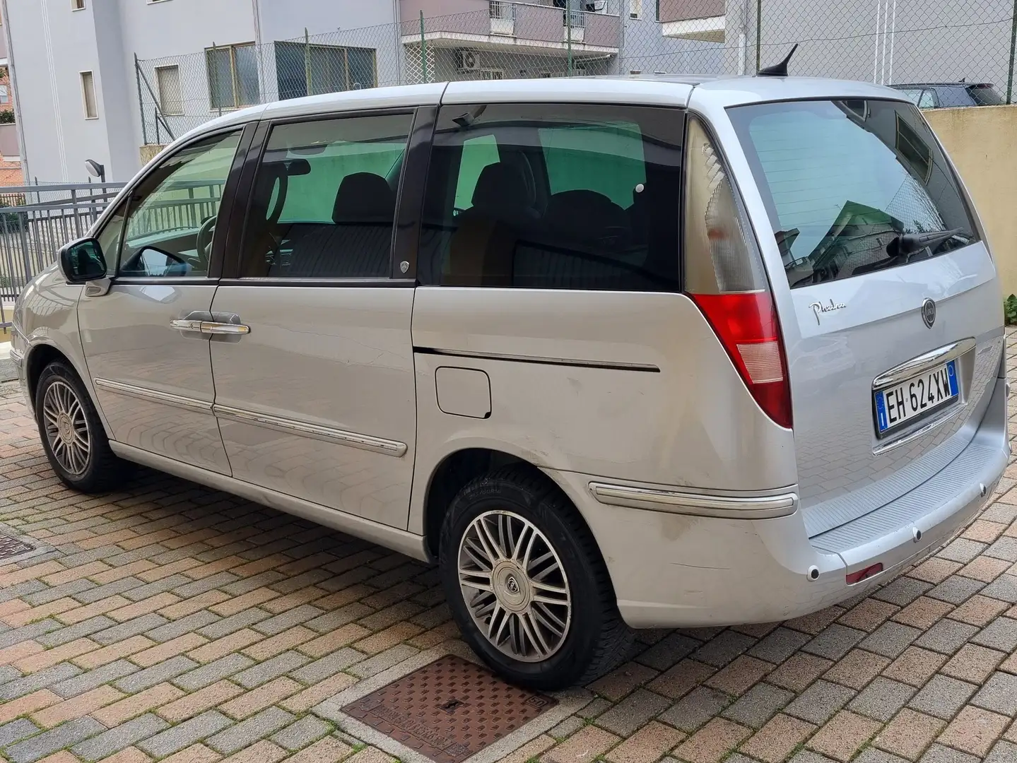 Lancia Phedra Phedra 2.0 mjt Oro 136cv dpf Argintiu - 2