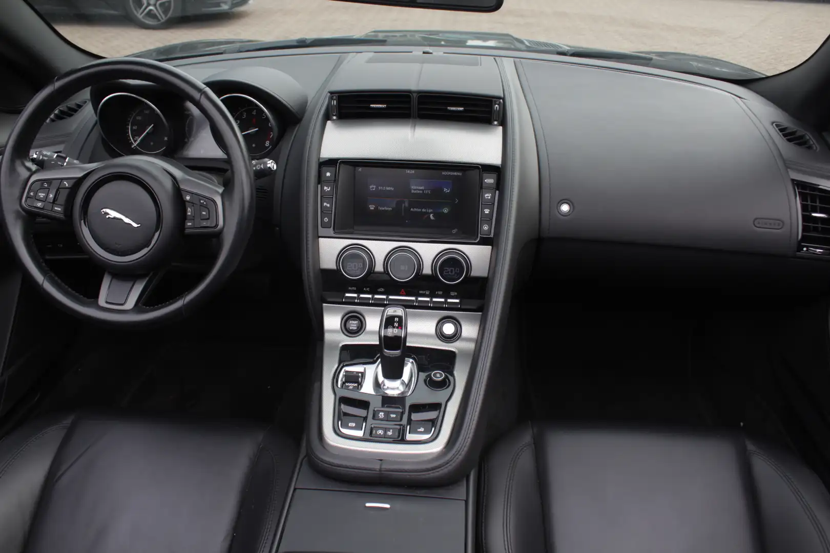 Jaguar F-Type 3.0 V6 Convertible 69.614 km! / Camera / Leder / K Zwart - 2