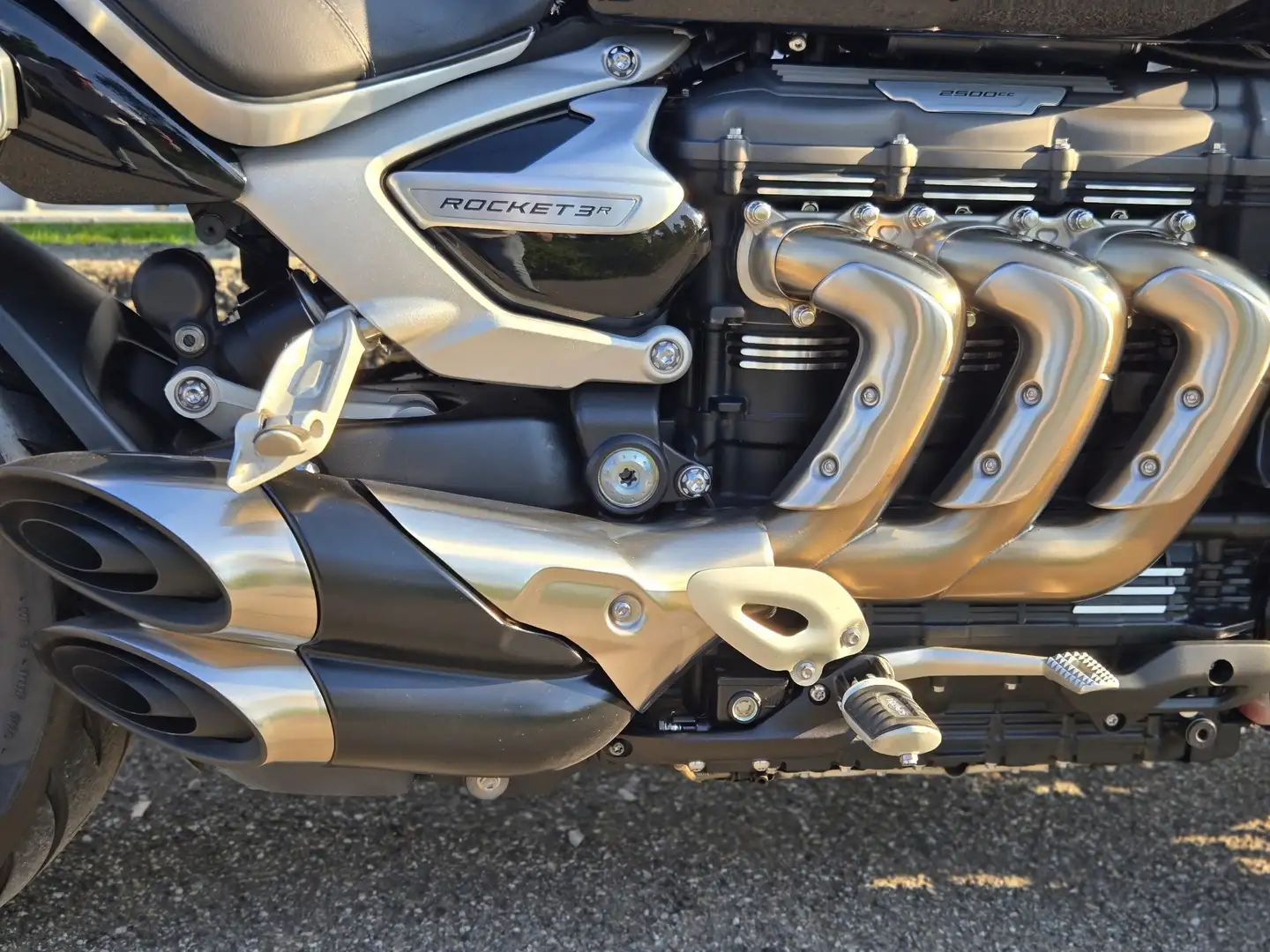 Triumph Rocket 3 R Sapphire Black full optional Negru - 2