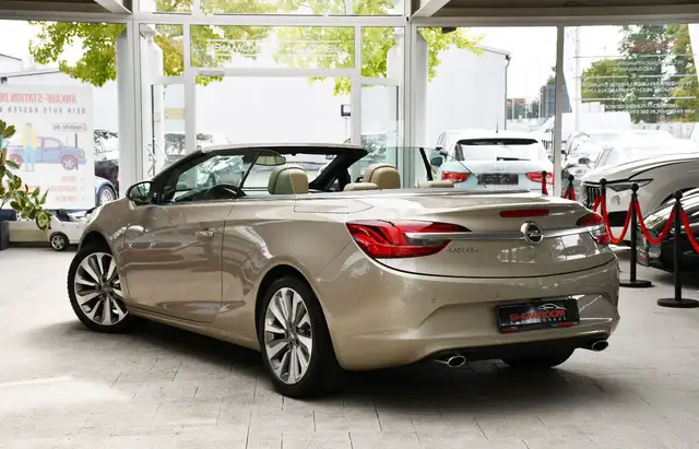Opel Cascada view 4