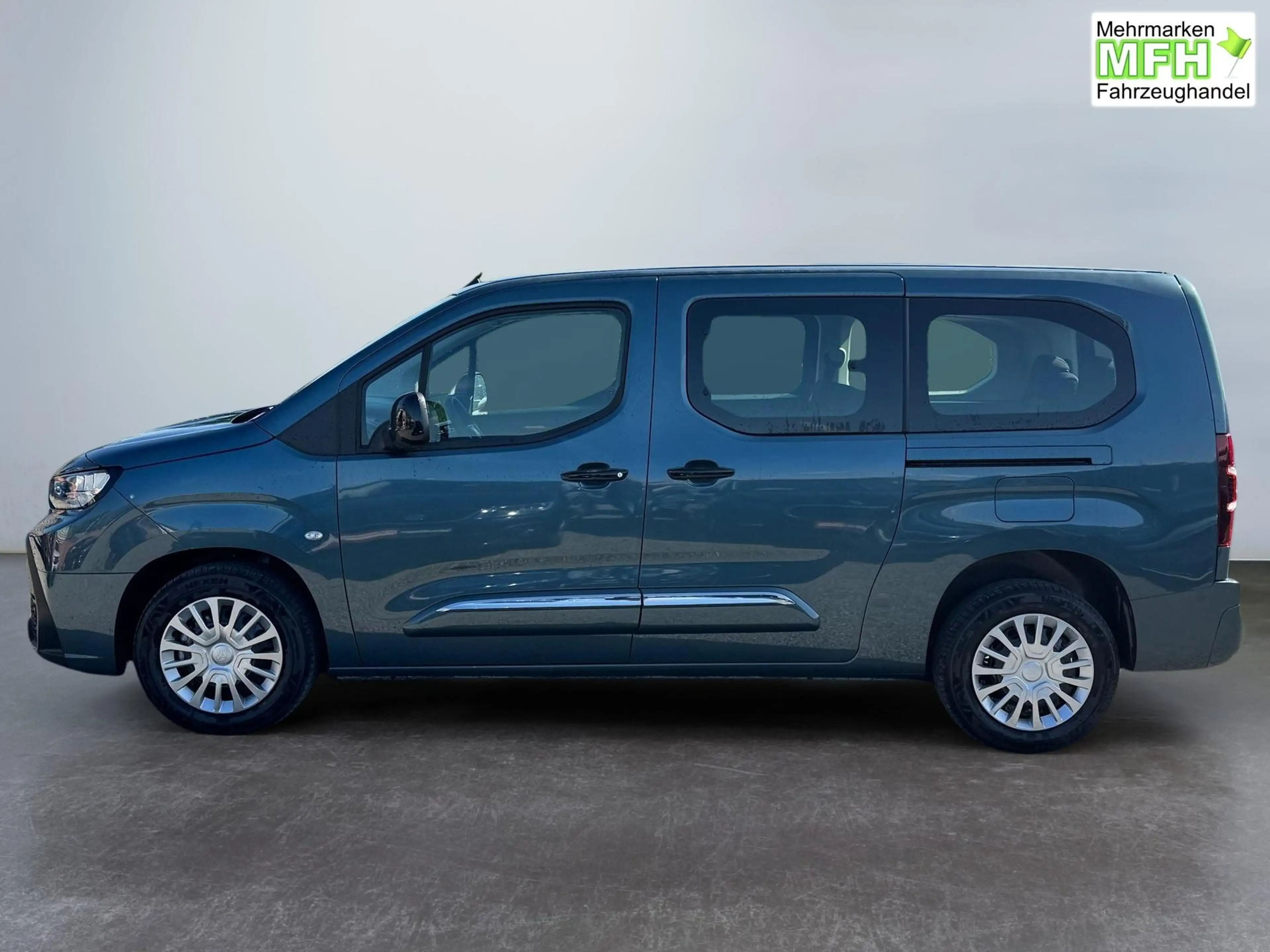 Toyota Proace City Verso 1,2 L2 Business 7 Sitzer Klima Einparkhil... — photo 5