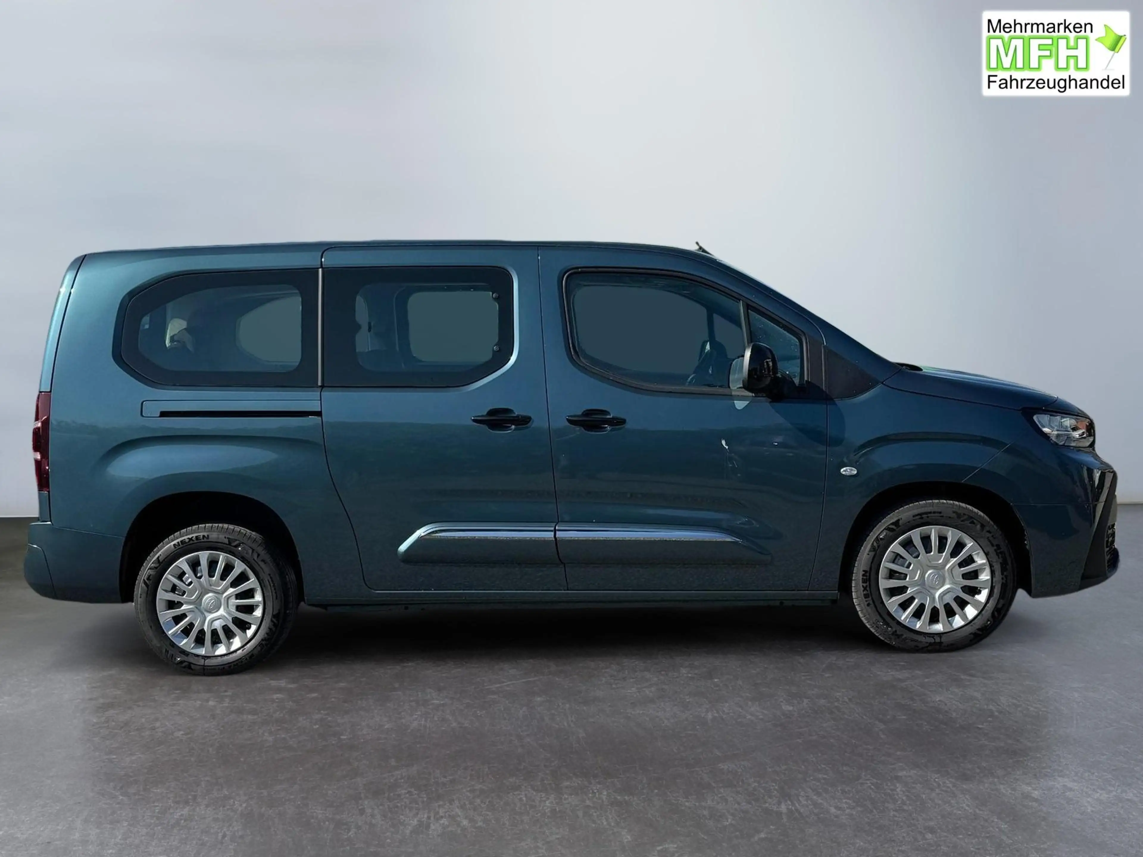 Toyota Proace City Verso 1,2 L2 Business 7 Sitzer Klima Einparkhil... — photo 6