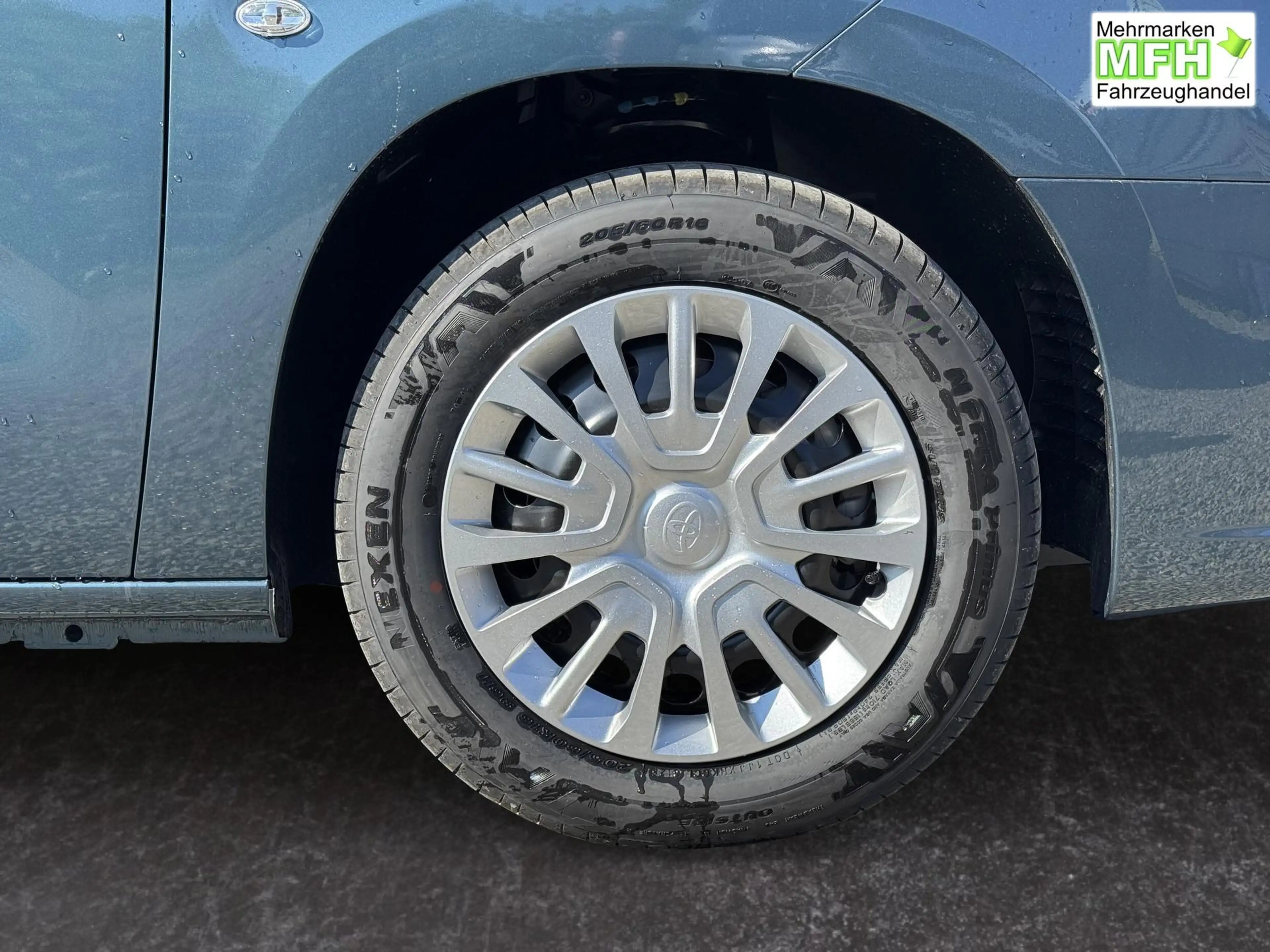 Toyota Proace City Verso 1,2 L2 Business 7 Sitzer Klima Einparkhil... — photo 7