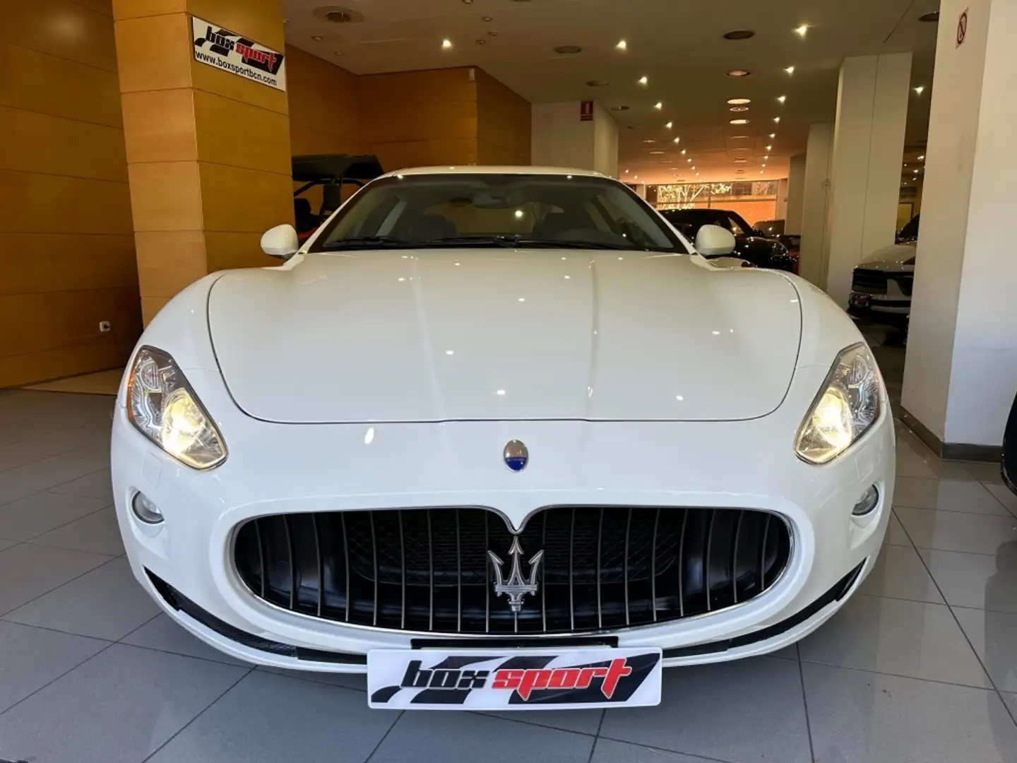 Maserati GranTurismo Aut. Білий - 2