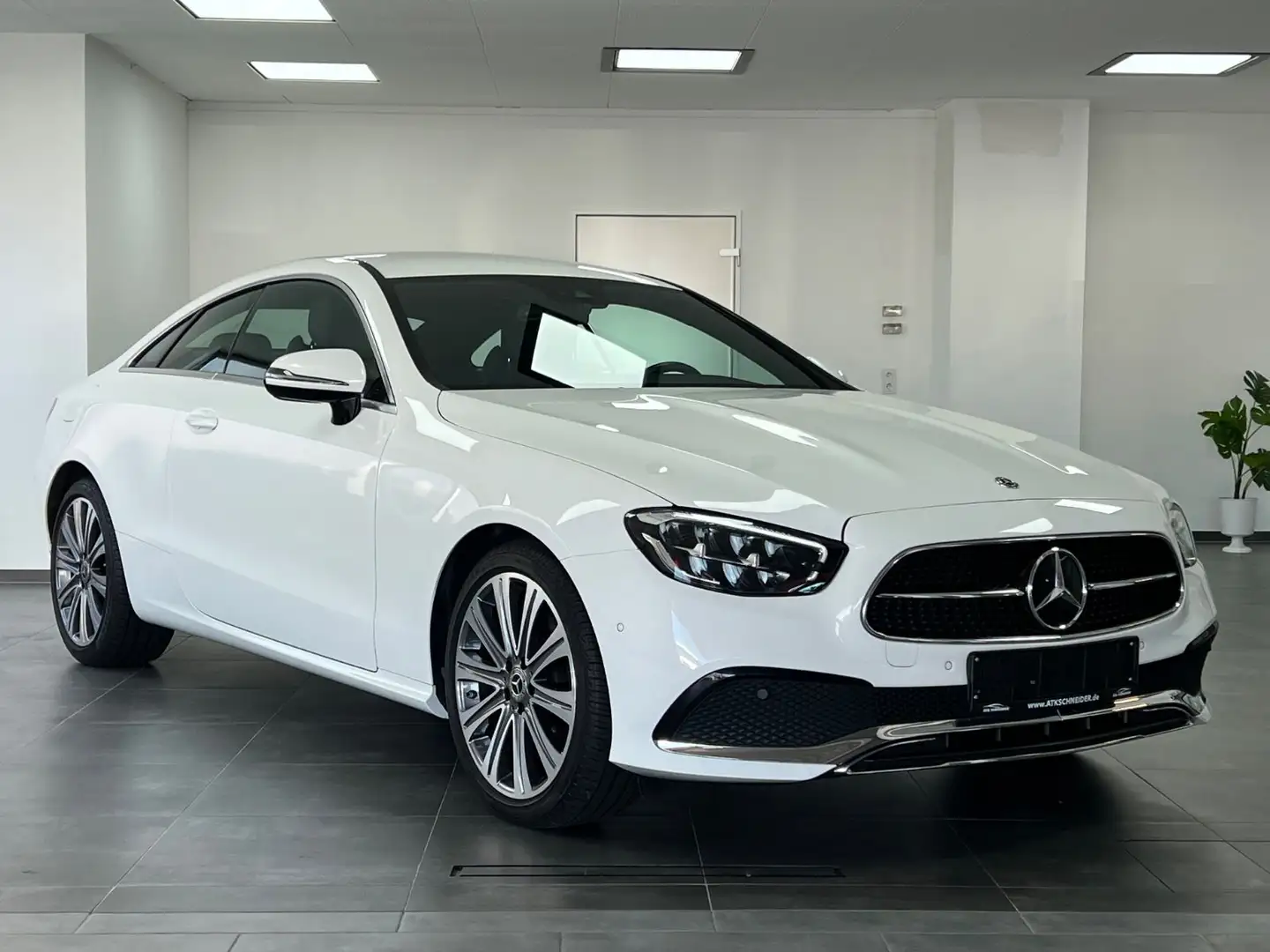 Mercedes-Benz E 200 E -Klasse 200 Coupe/LEDER/VIRTUAL/NAV/KAM/ACC Weiß - 1