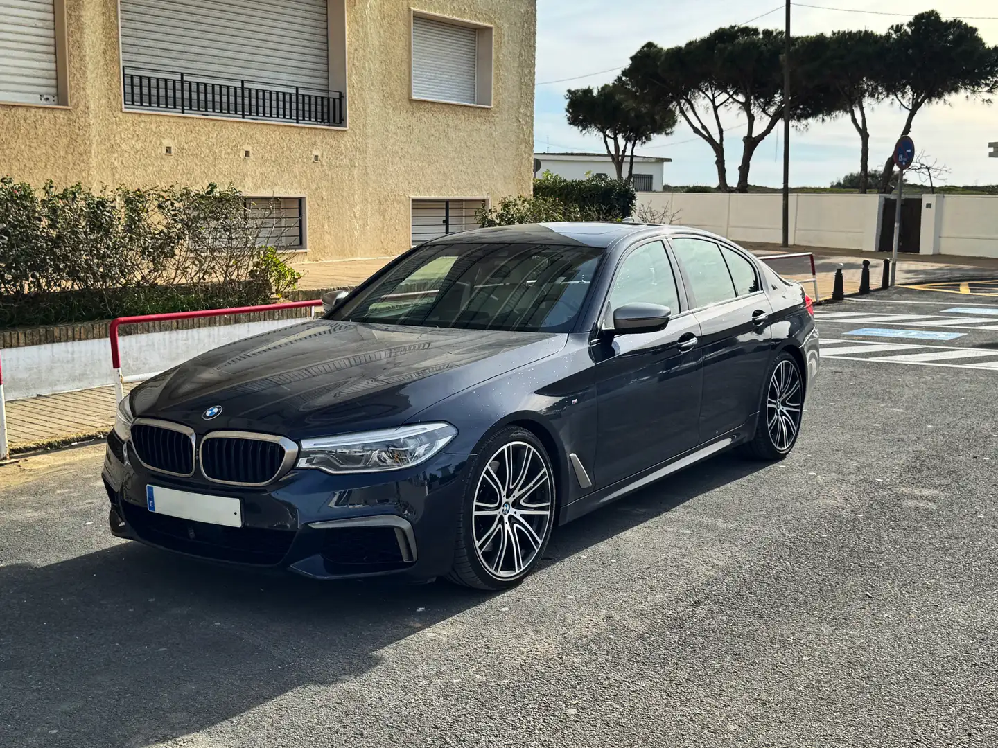 BMW 550 M550iA xDrive Azul - 2