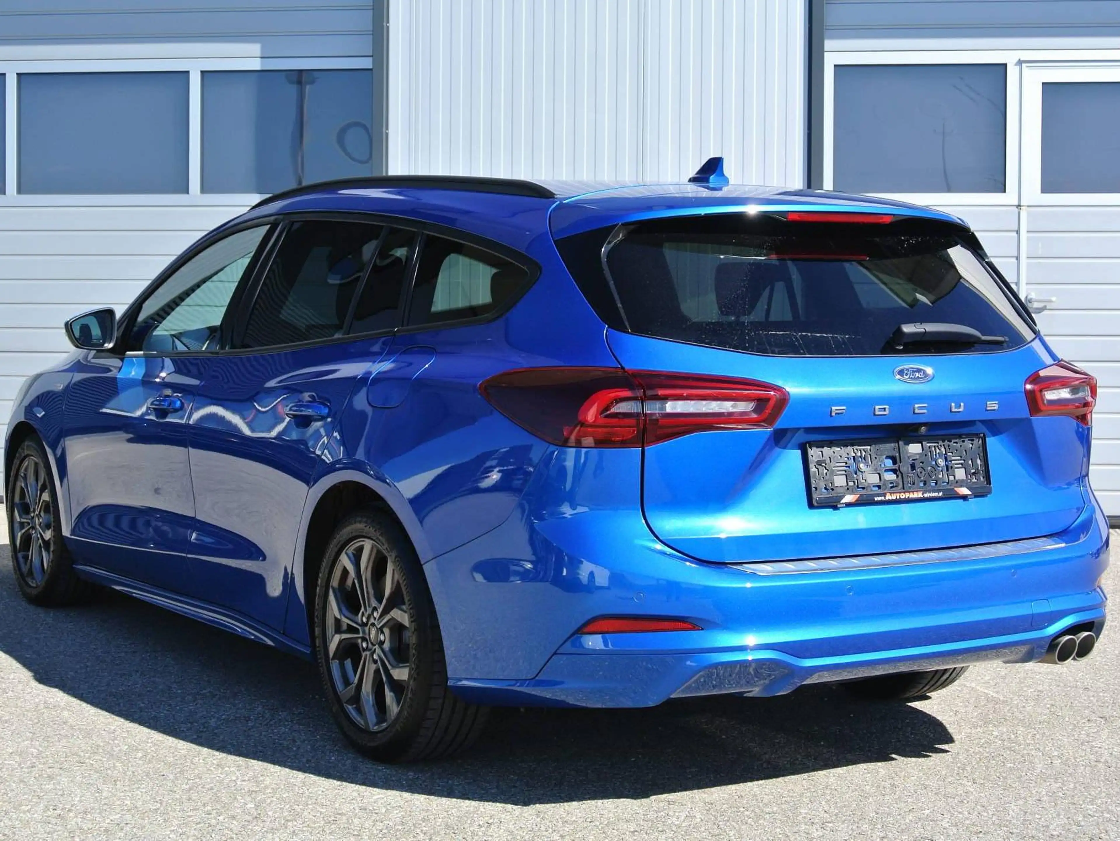 Ford Focus Turnier 1.5 EcoBlue Aut. ** ST-Line X ** LED * NAVI *KAMERA — photo 2