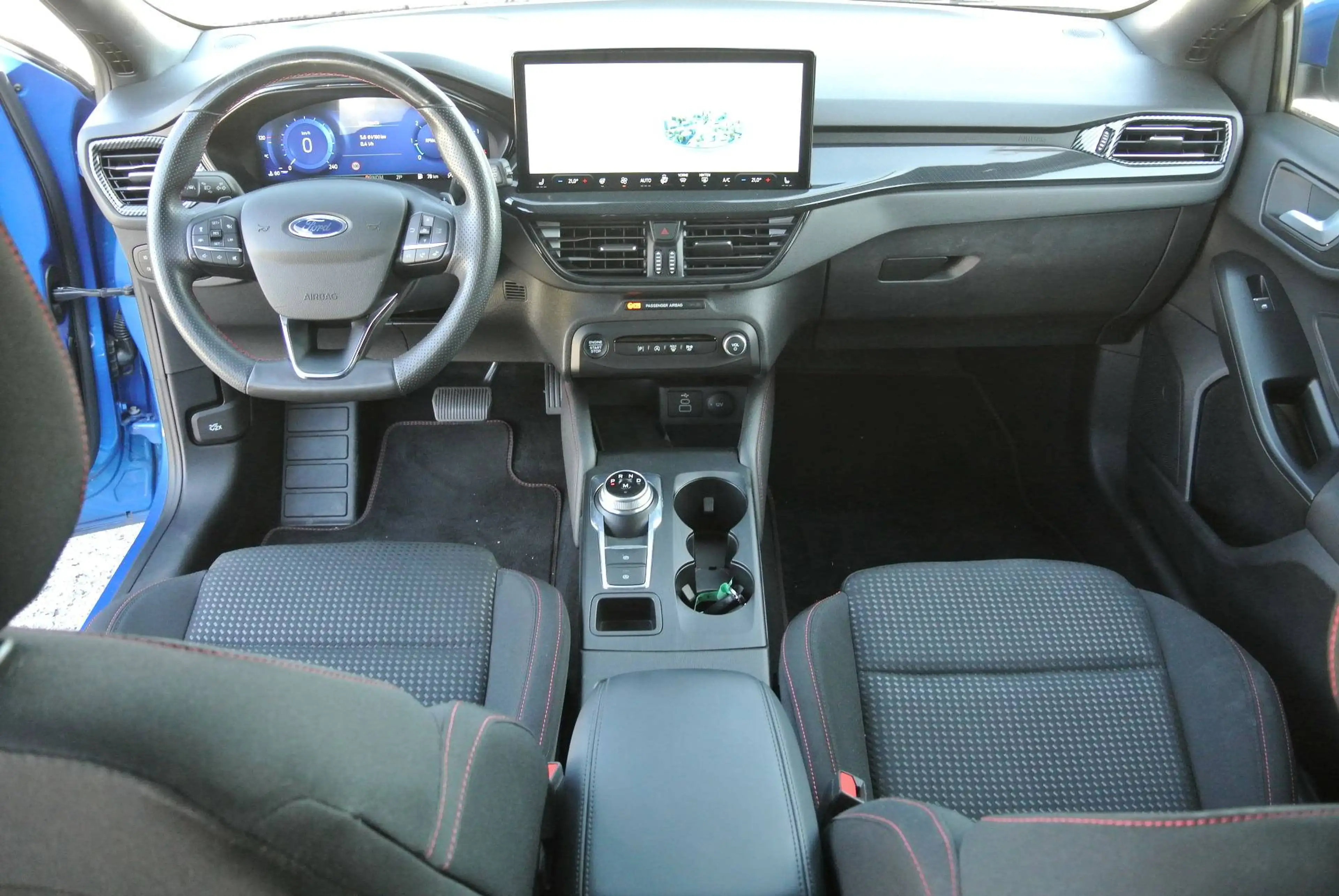 Ford Focus Turnier 1.5 EcoBlue Aut. ** ST-Line X ** LED * NAVI *KAMERA — photo 8