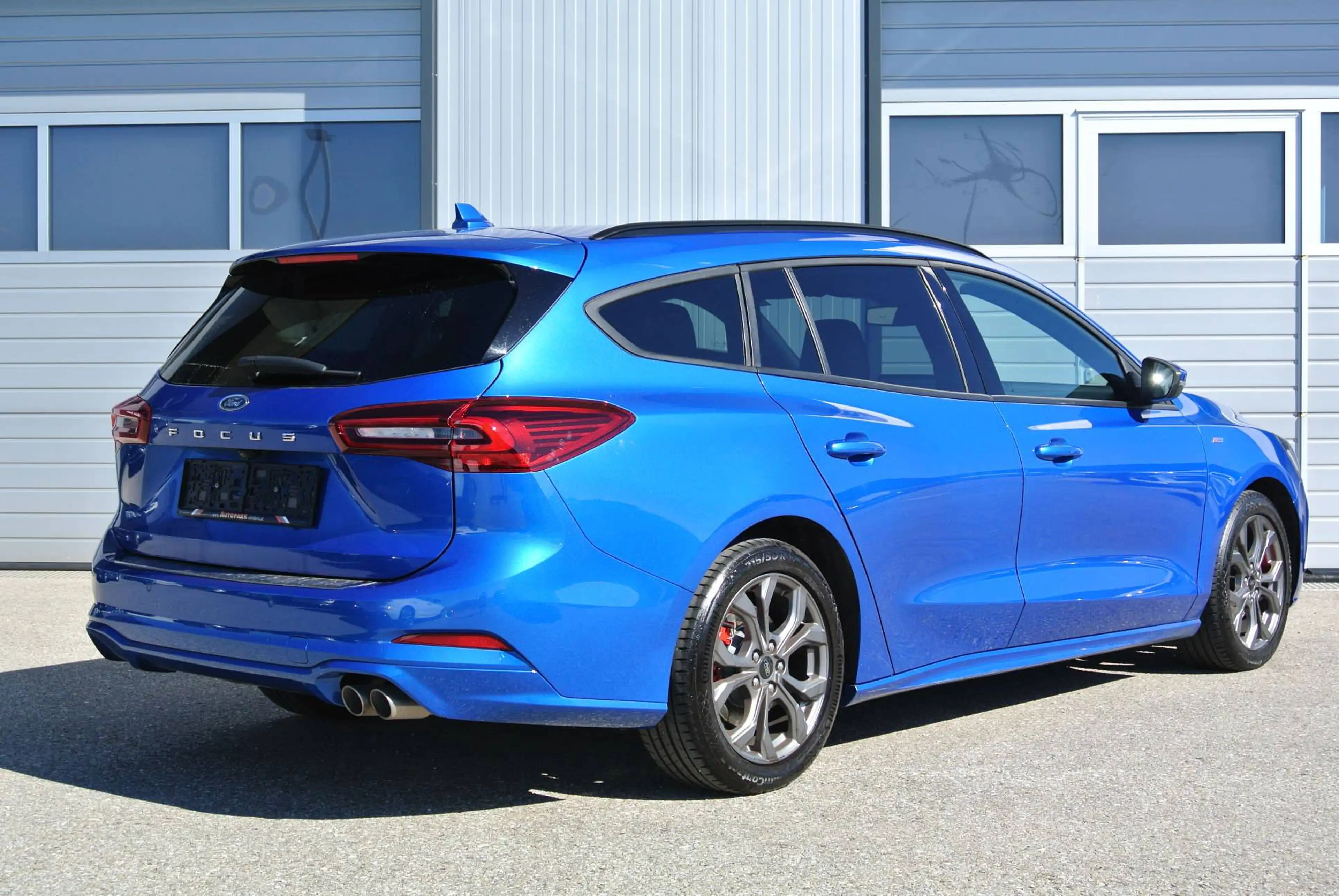 Ford Focus Turnier 1.5 EcoBlue Aut. ** ST-Line X ** LED * NAVI *KAMERA — photo 4