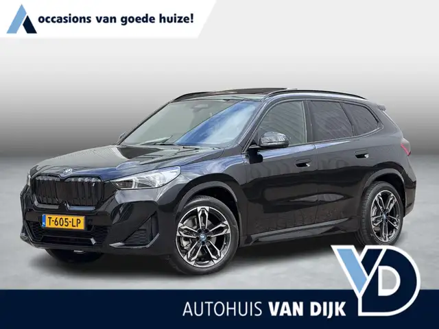 BMW iX1 xDrive30 Launch Edition 67 kWh | Pano-Dak/19"/Adap