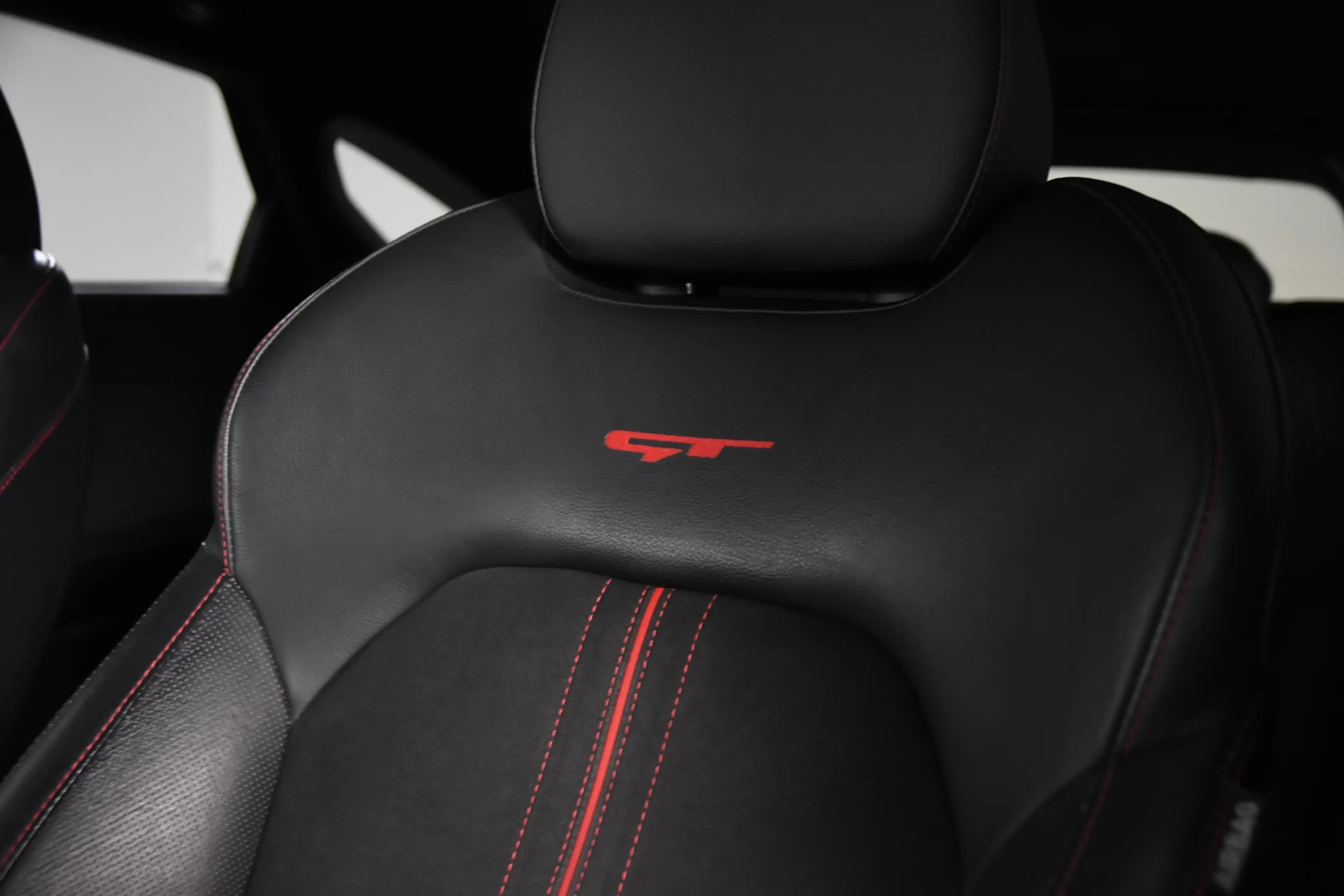 Kia ProCeed / pro_cee'd 1.6 T-GDI GT *Full-options* — photo 11