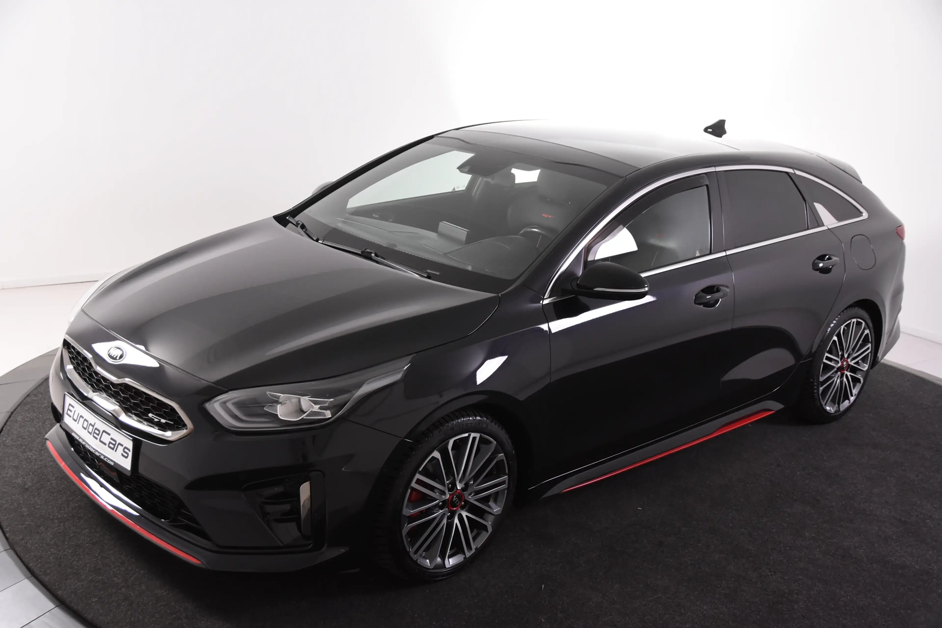 Kia ProCeed / pro_cee'd 1.6 T-GDI GT *Full-options* — photo 4