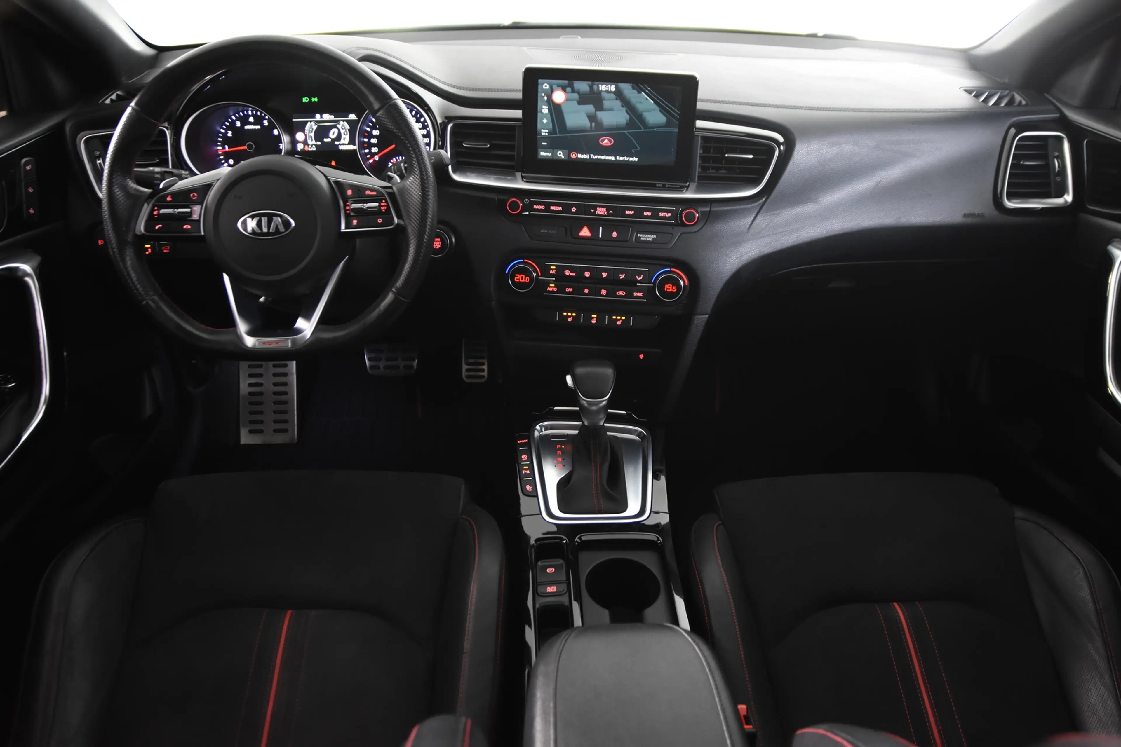 Kia ProCeed / pro_cee'd 1.6 T-GDI GT *Full-options* — photo 9
