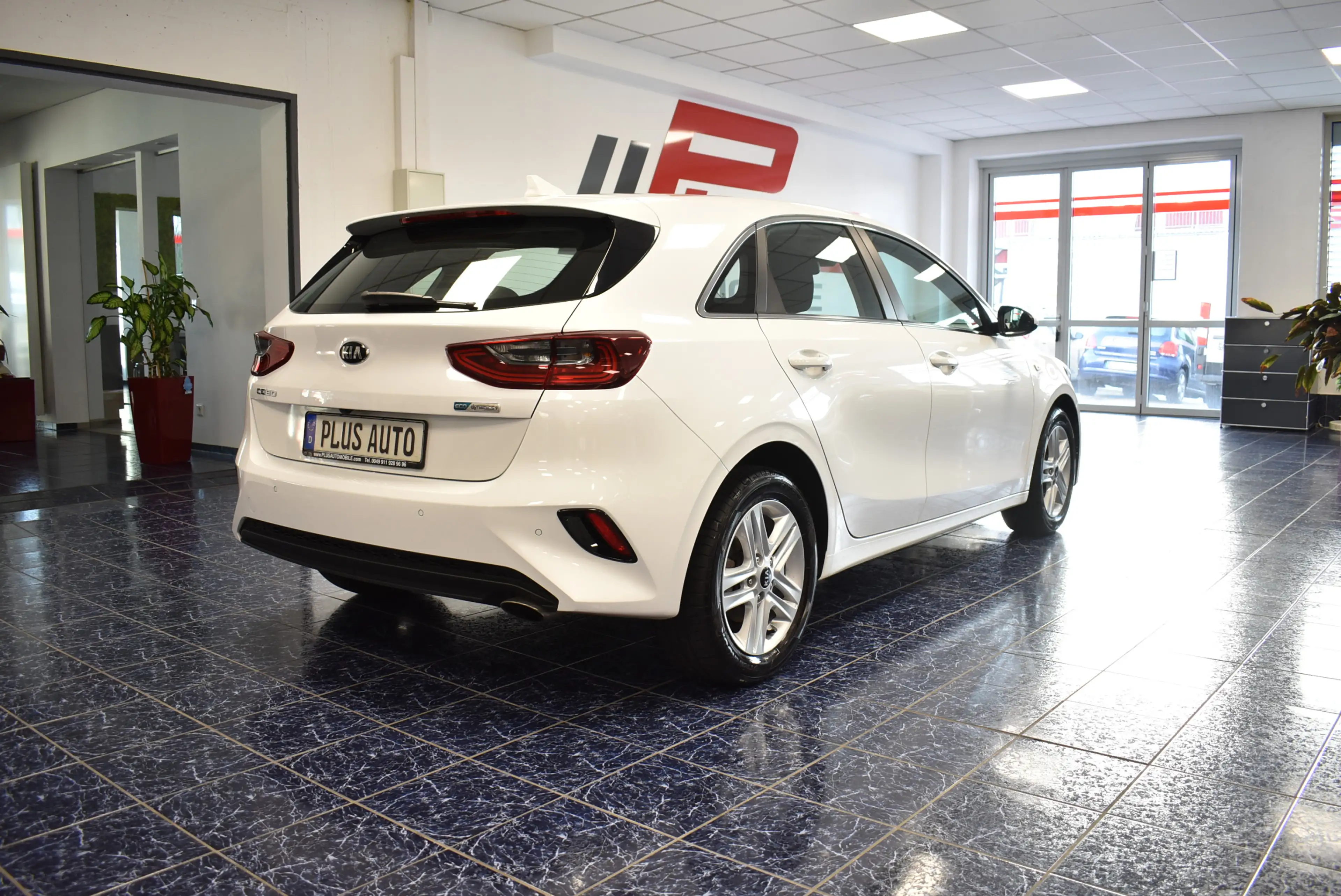 Kia Ceed / cee'd Lim 1.6 CRDI Vision Navi Kamer Temp 1-Hand — photo 3
