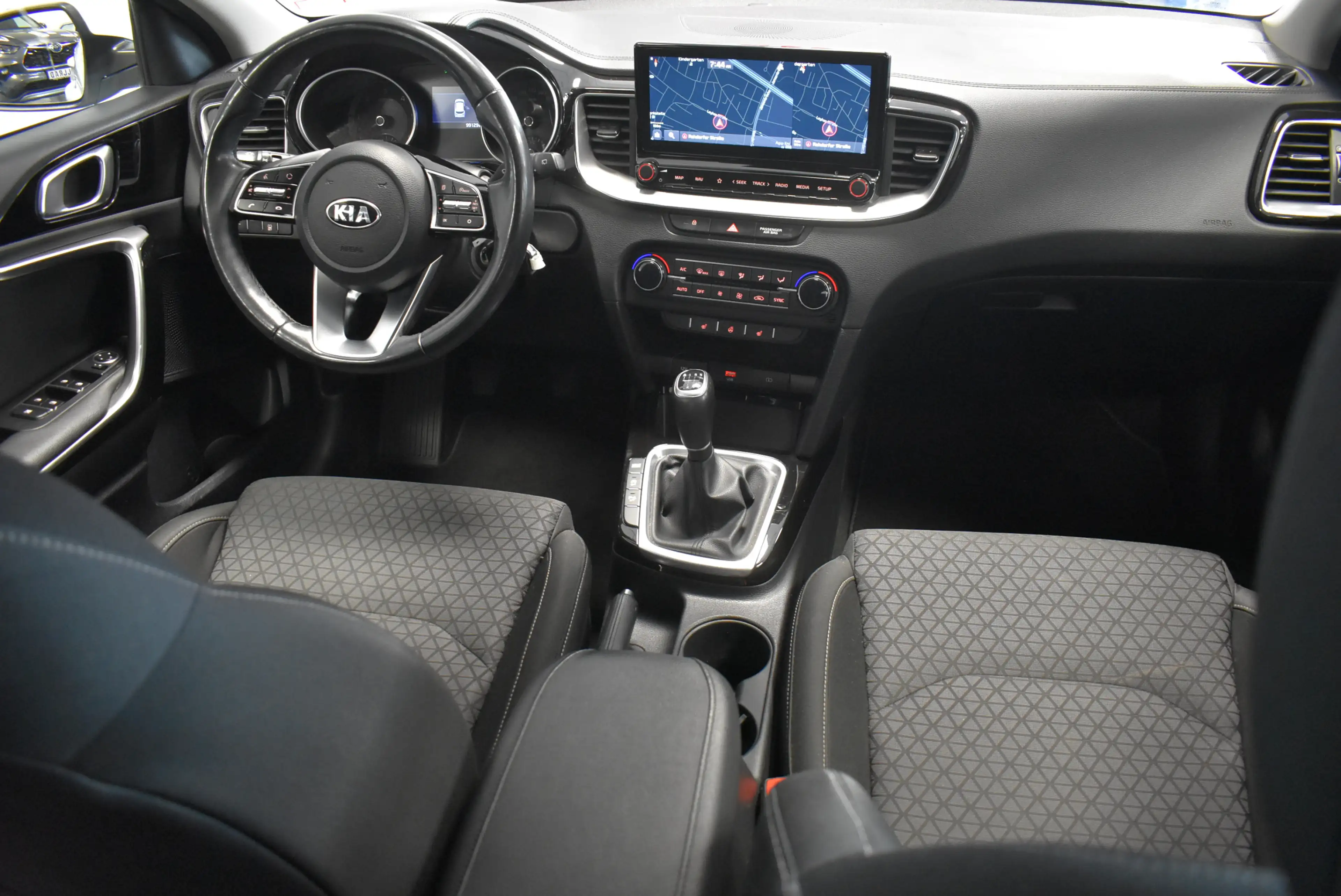 Kia Ceed / cee'd Lim 1.6 CRDI Vision Navi Kamer Temp 1-Hand — photo 5