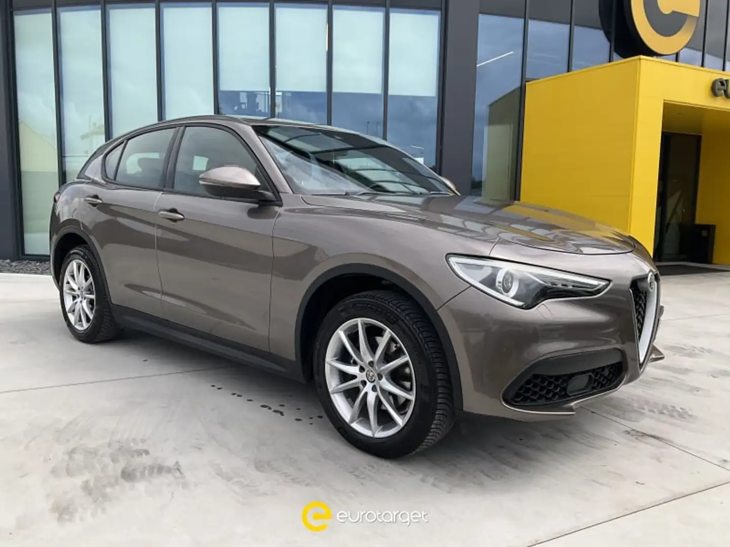 Alfa Romeo Stelvio 2.2 Turbodiesel 210 CV AT8 Q4 Business Marrón - 1