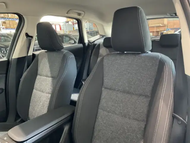 BMW 2 Series view 7