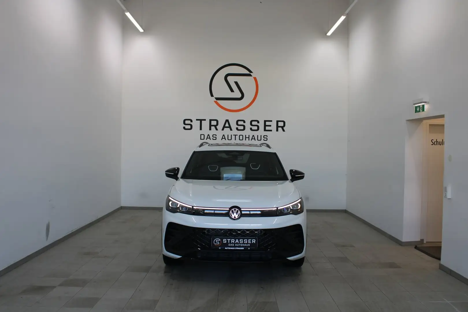 Volkswagen Tiguan Sport TDI 4MOTION DSG Weiß - 2